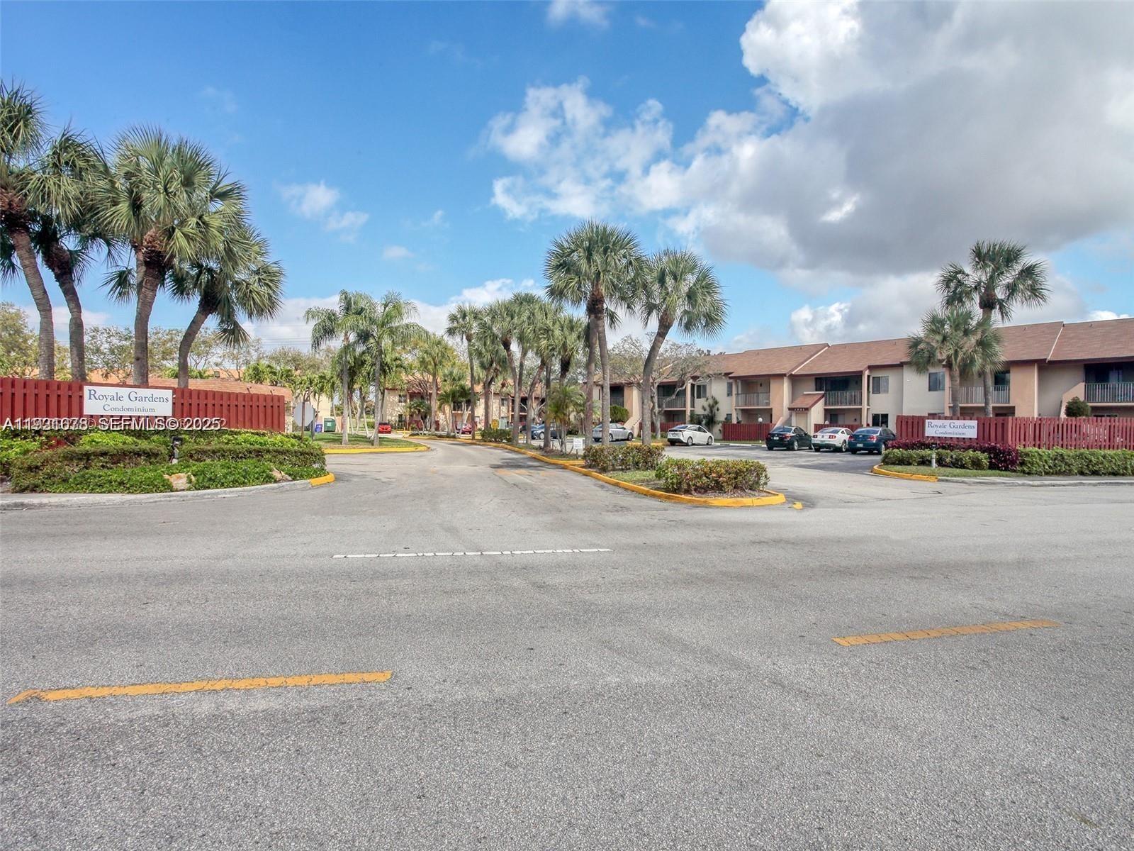 Royale Gardens Condo