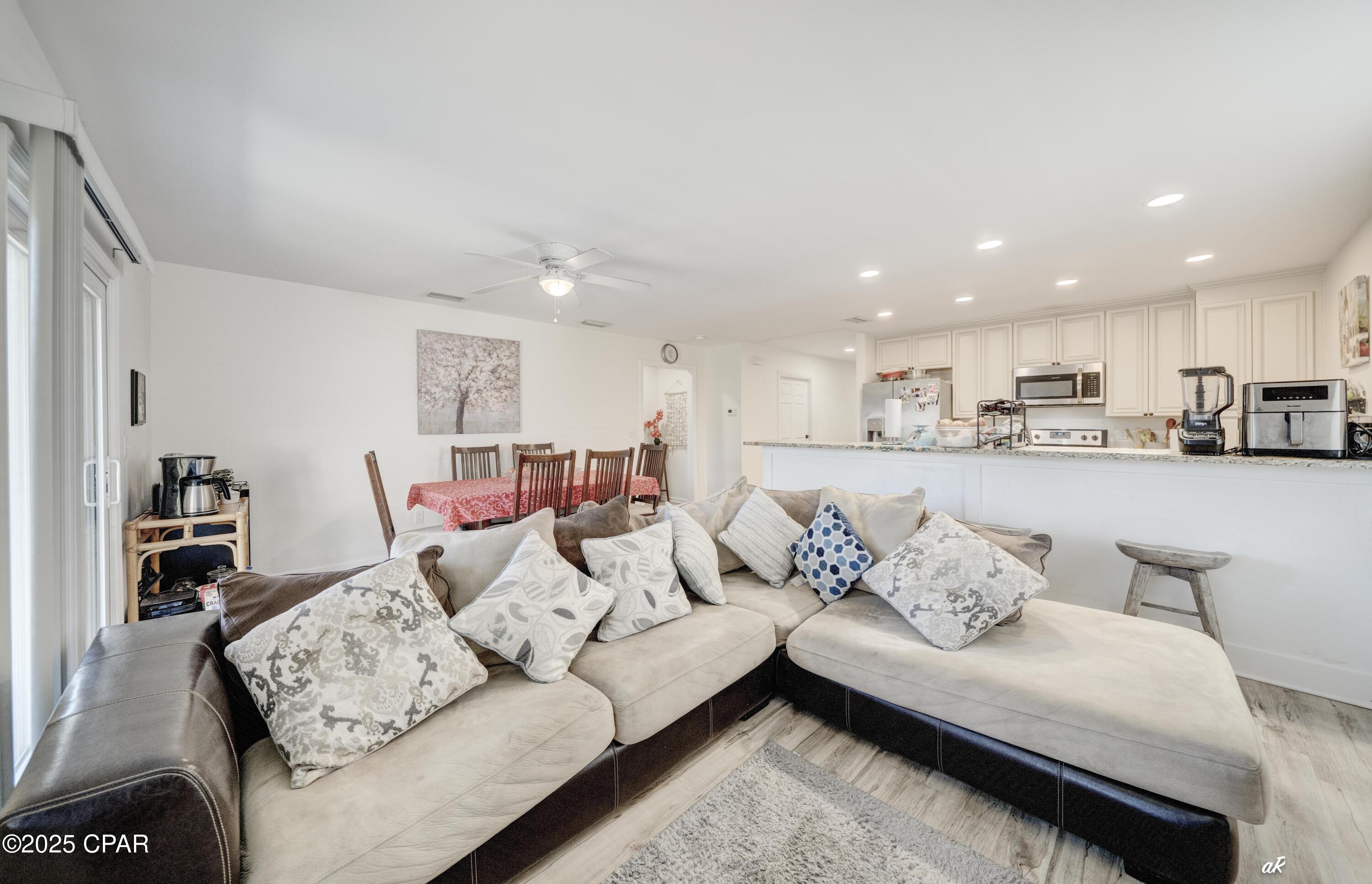 Image 3 For 2432 Valley Oak Court A&b