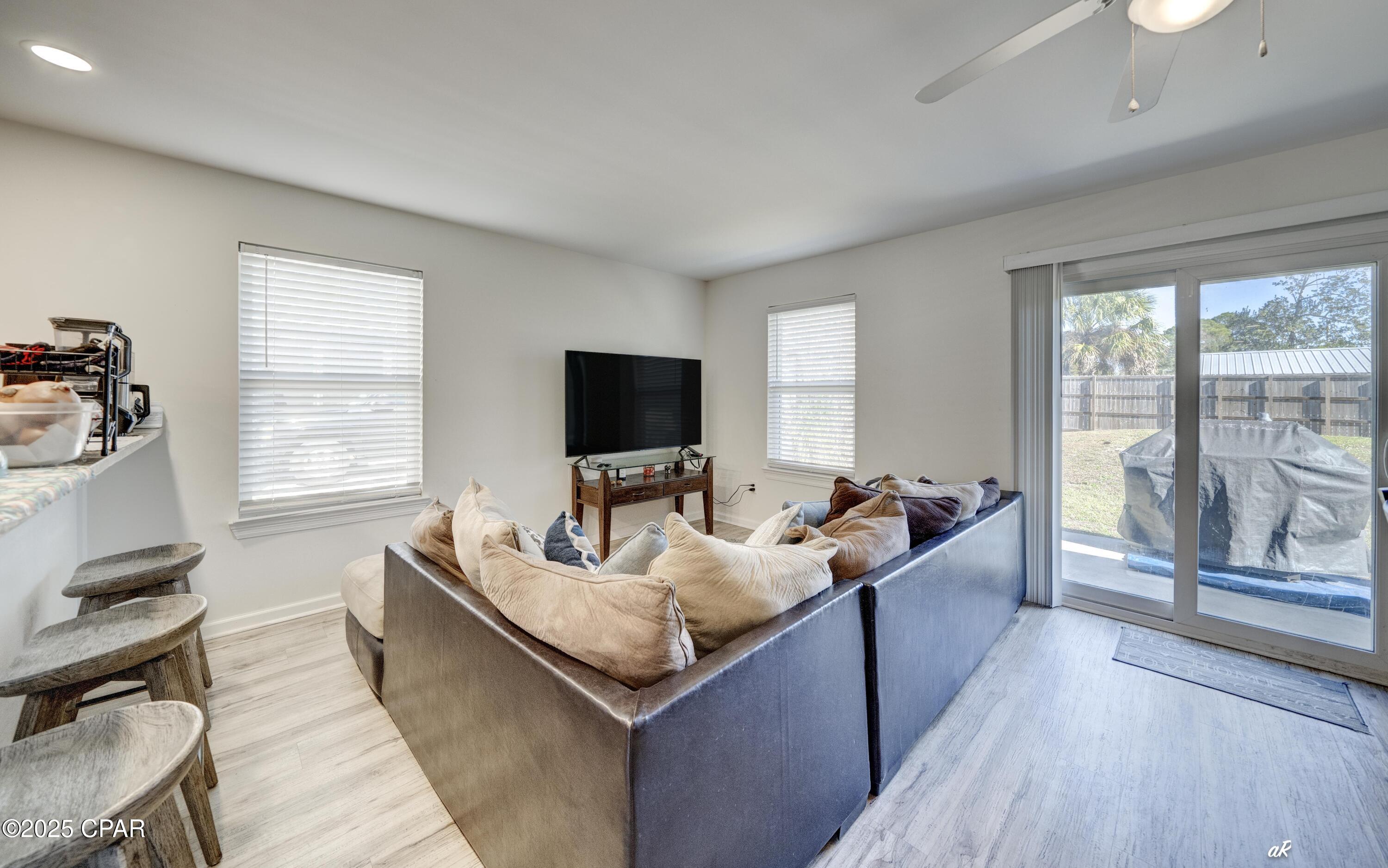 Image 6 For 2432 Valley Oak Court A&b