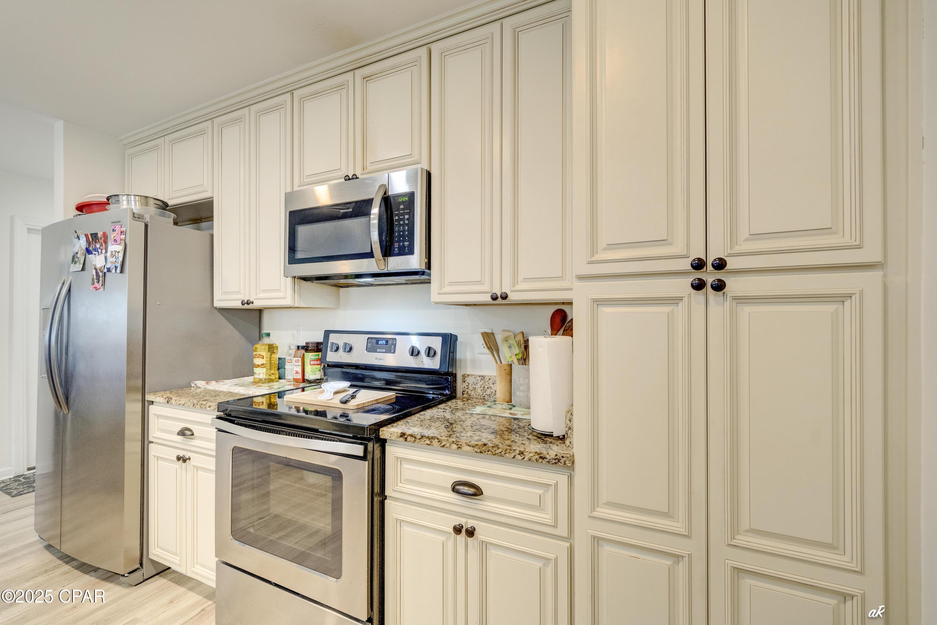 Image 9 For 2432 Valley Oak Court A&b