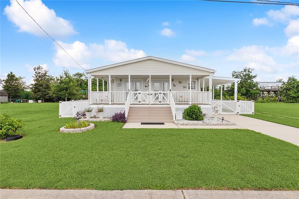 Homes for sale in Port Sulphur, LA | 132 E Paula Dr, Port Sulphur, LA 70083 | MLS# 2534824