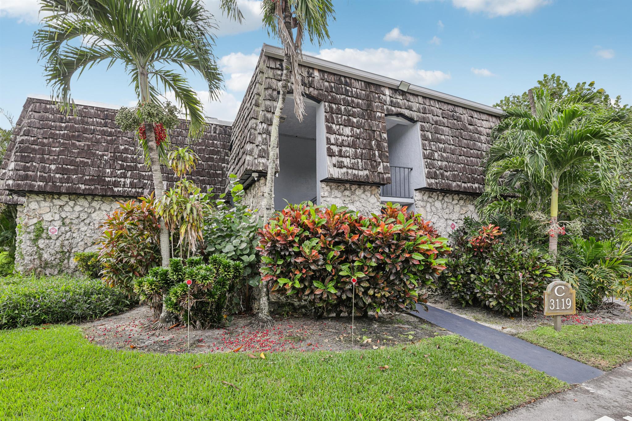 Oakland Shores Condominiu