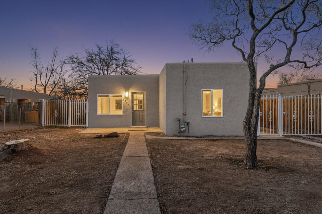 902 Headingly Avenue, Albuquerque NM 87107