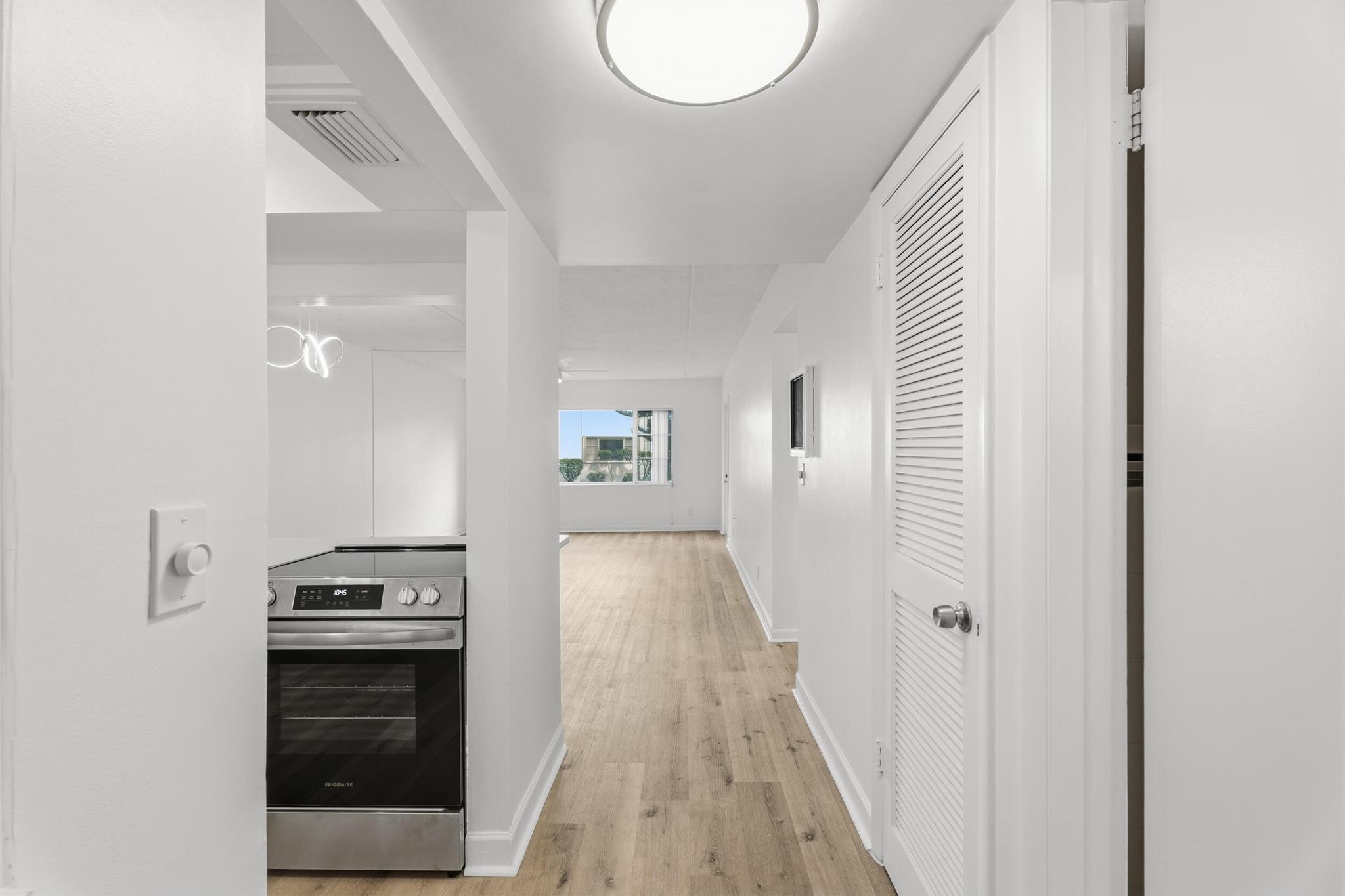 Regency Surf & Racquet CL