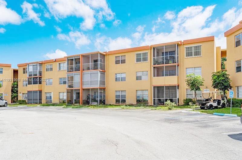 Heritage Circle Condo