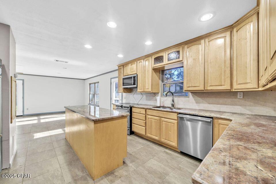 Image 10 For 211 Holland Road