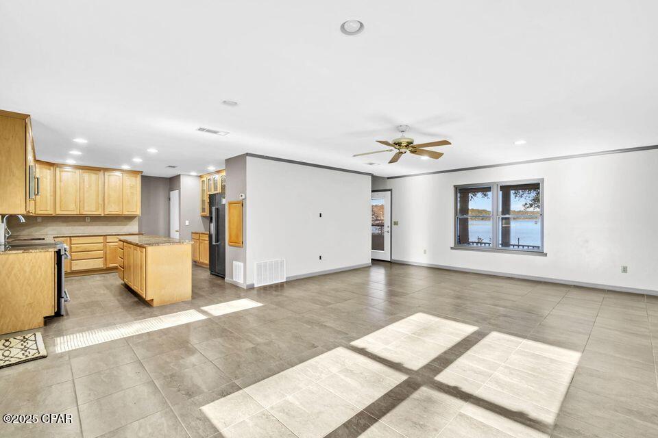 Image 12 For 211 Holland Road