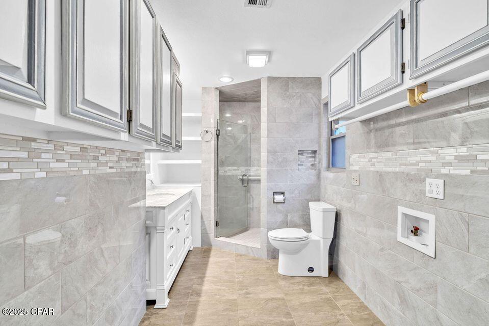 Image 16 For 211 Holland Road