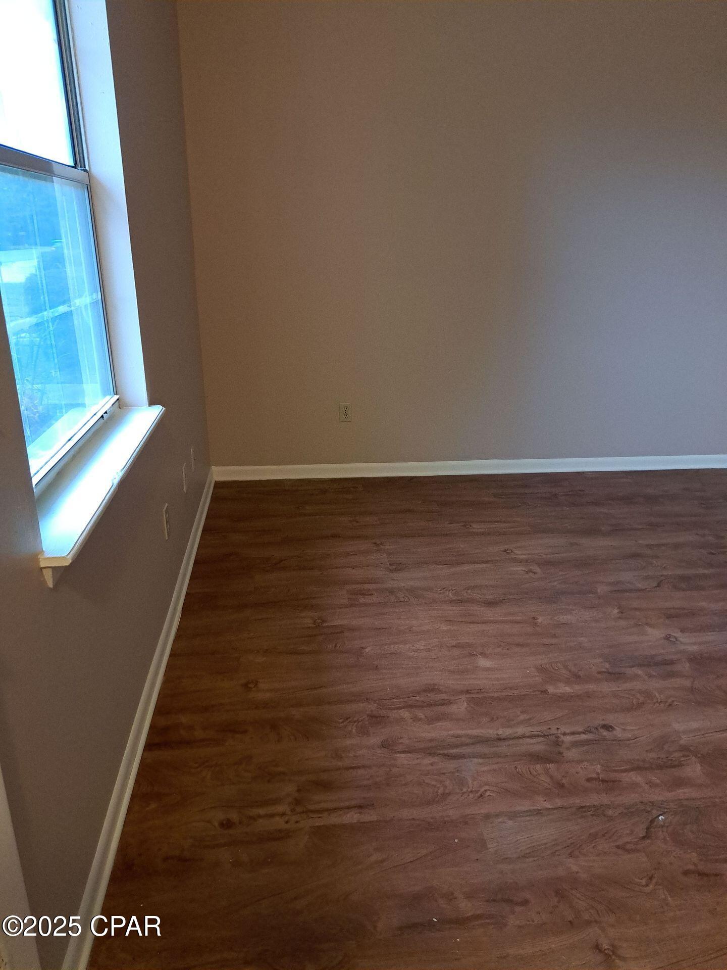 Image 11 For 1514 Kraft Avenue