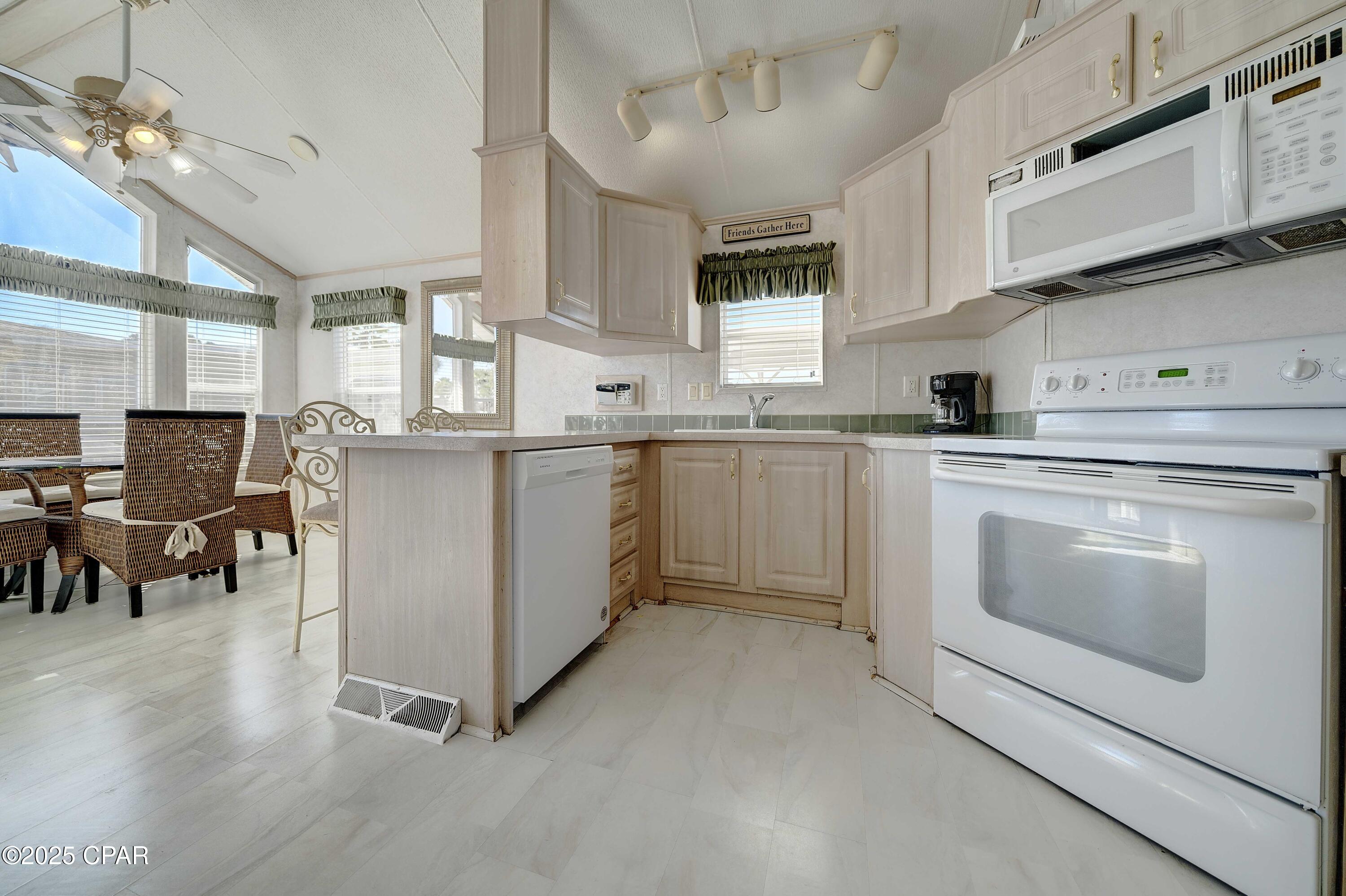 Image 22 For 1219 Thomas Drive 158