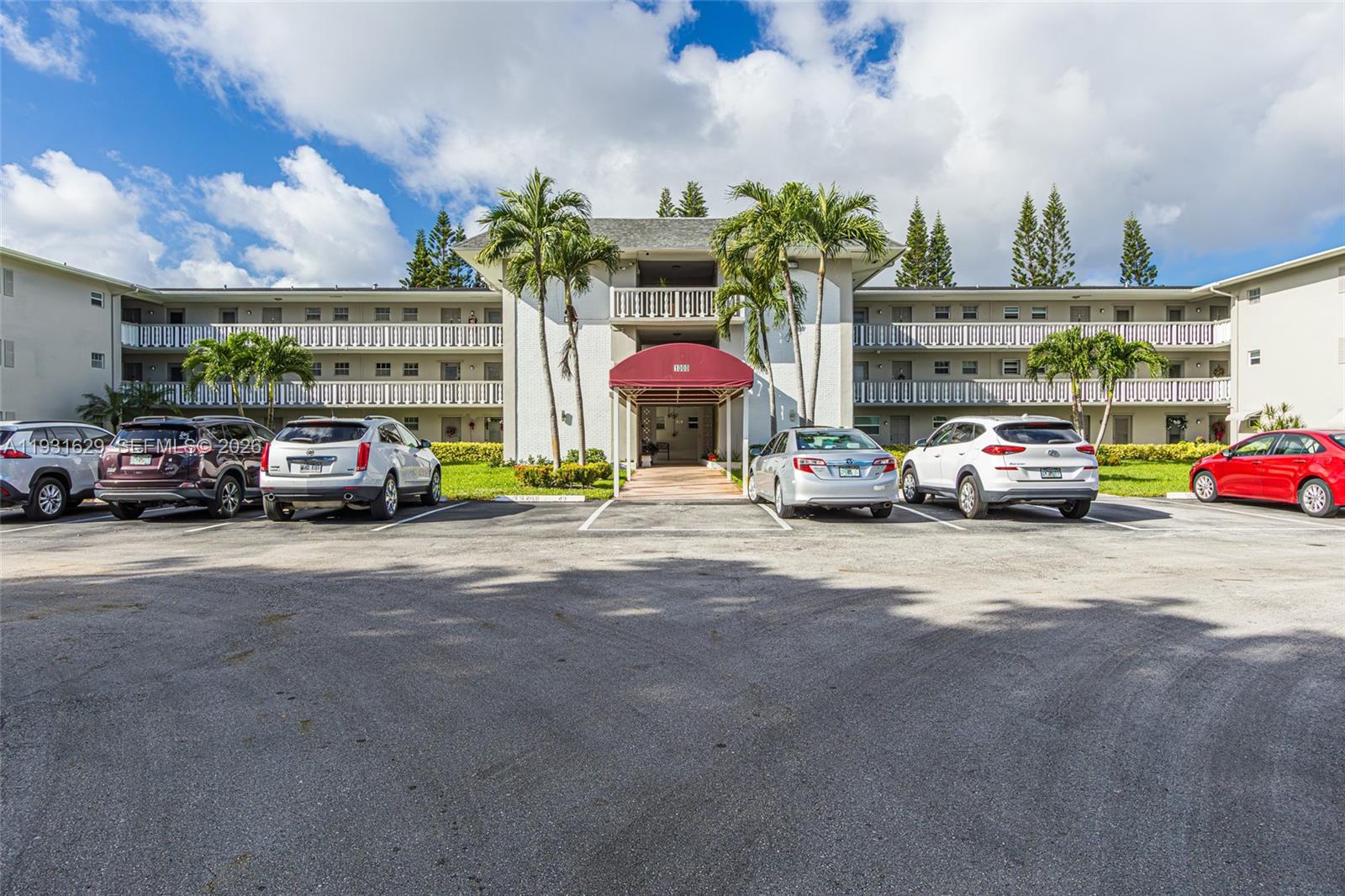 Hillcrest No 4 Condo