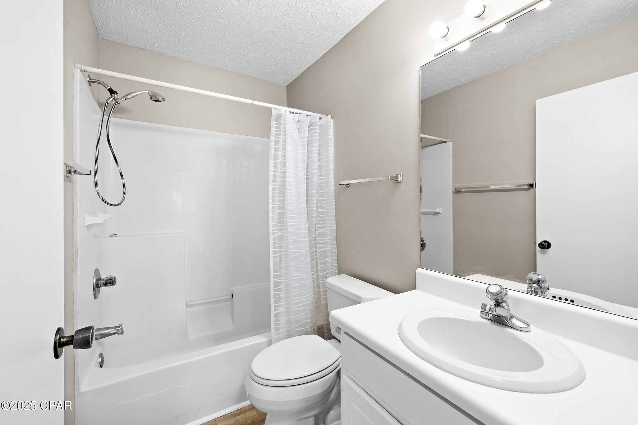 Image 11 For 17642 Front Beach Road E3