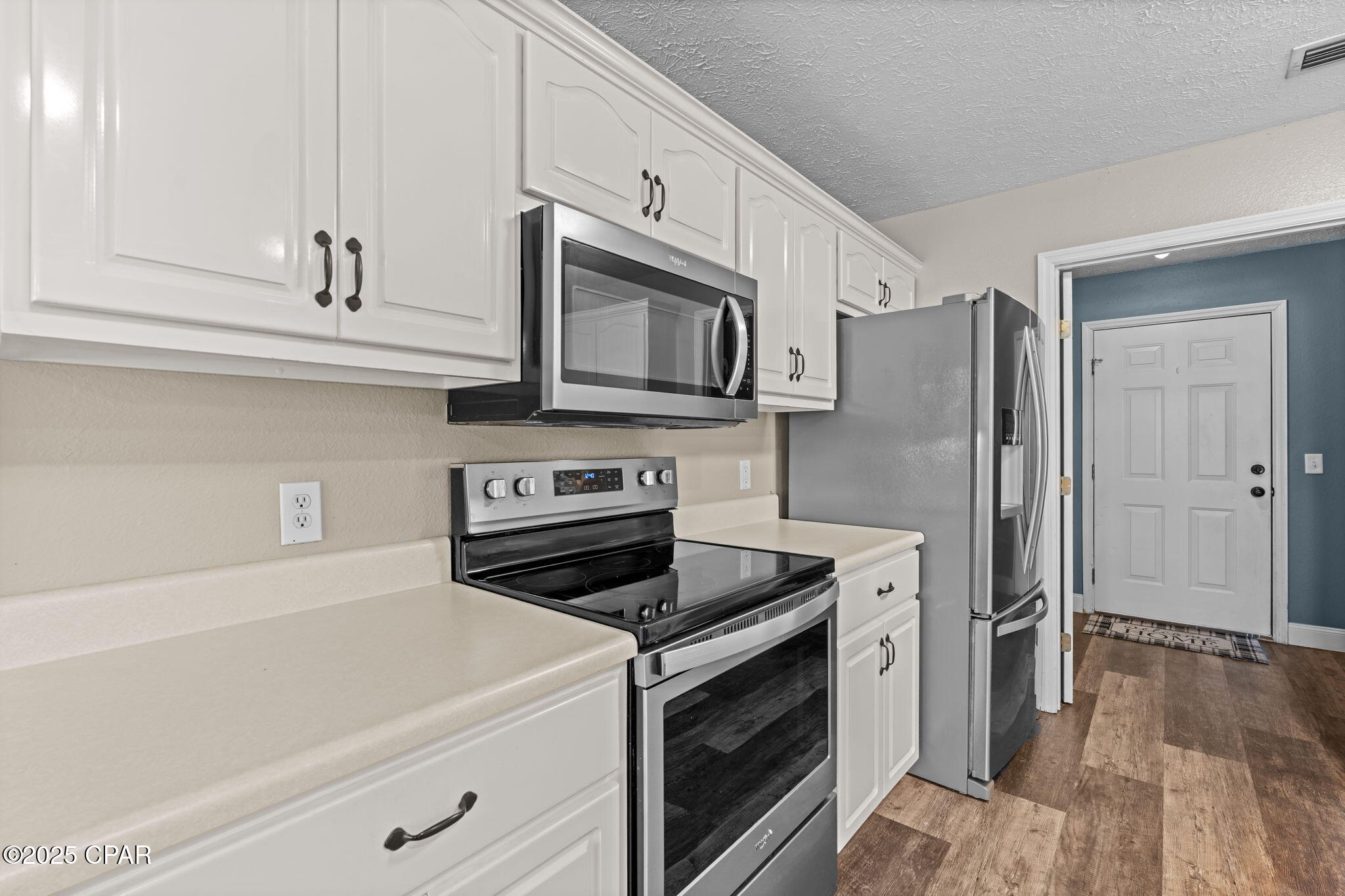 Image 10 For 551 Blue Heron Drive