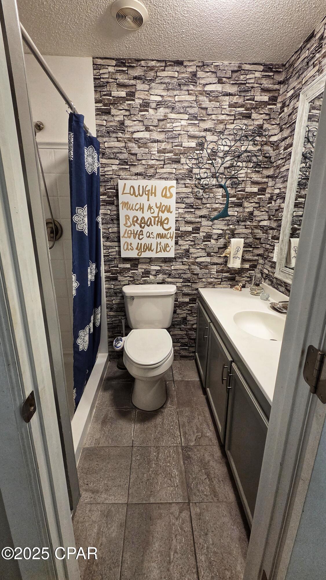 Image 18 For 1556 Cherry Street