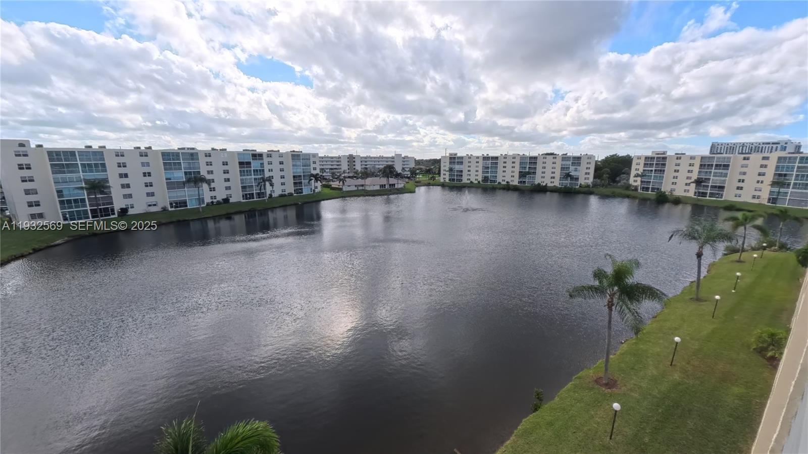 Meadowbrook Lakes View Co