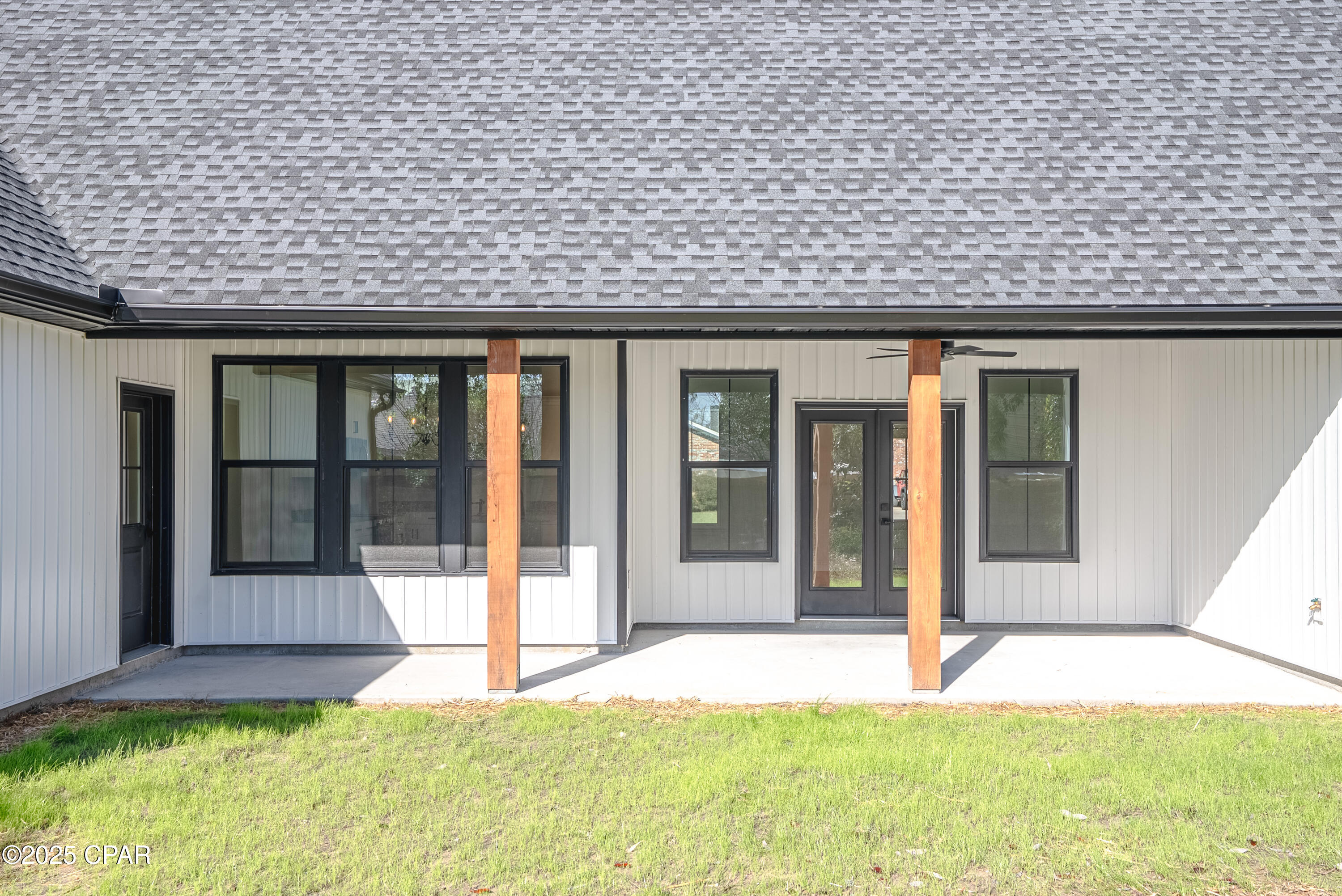 Image 12 For 319 35th Court