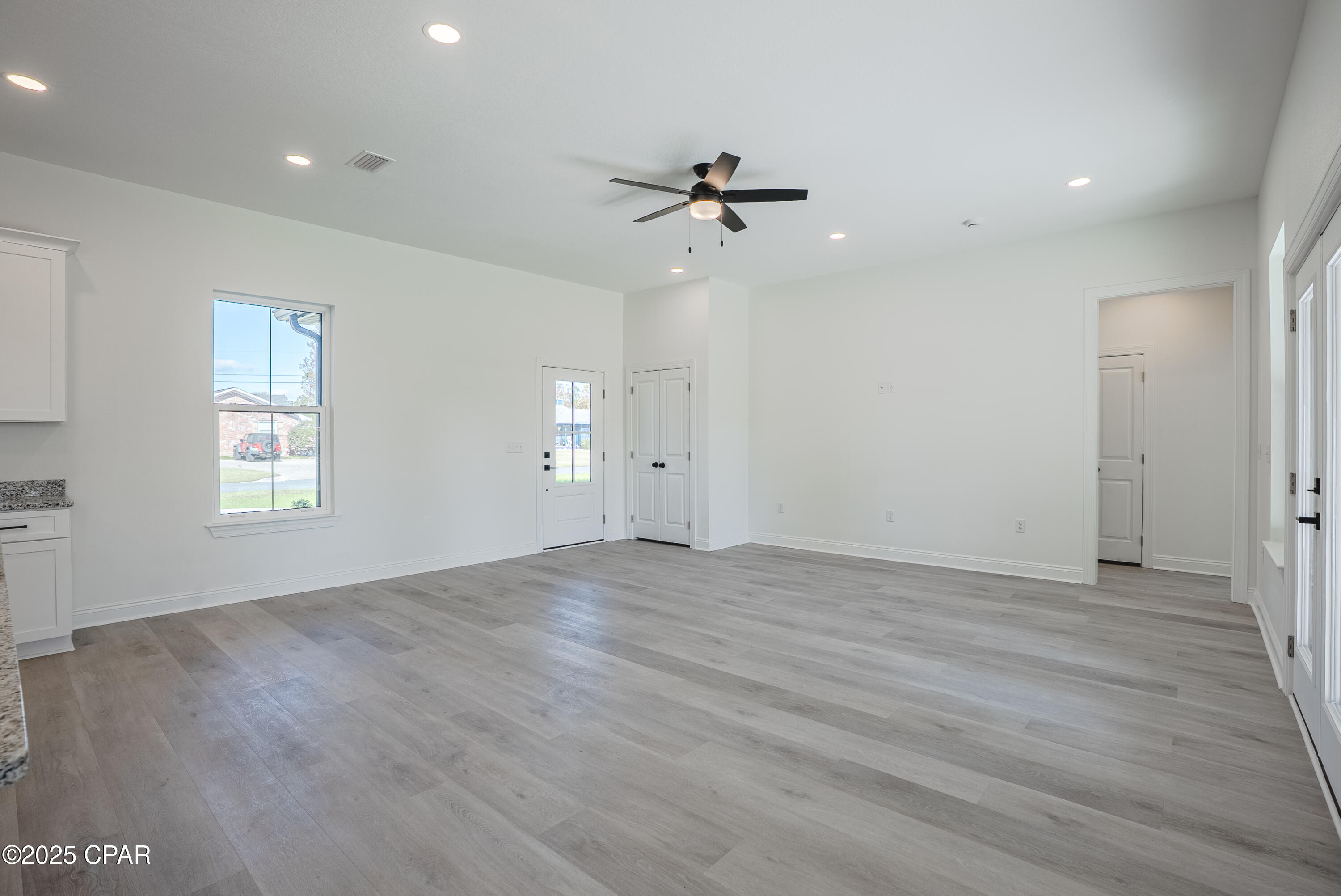 Image 32 For 319 35th Court