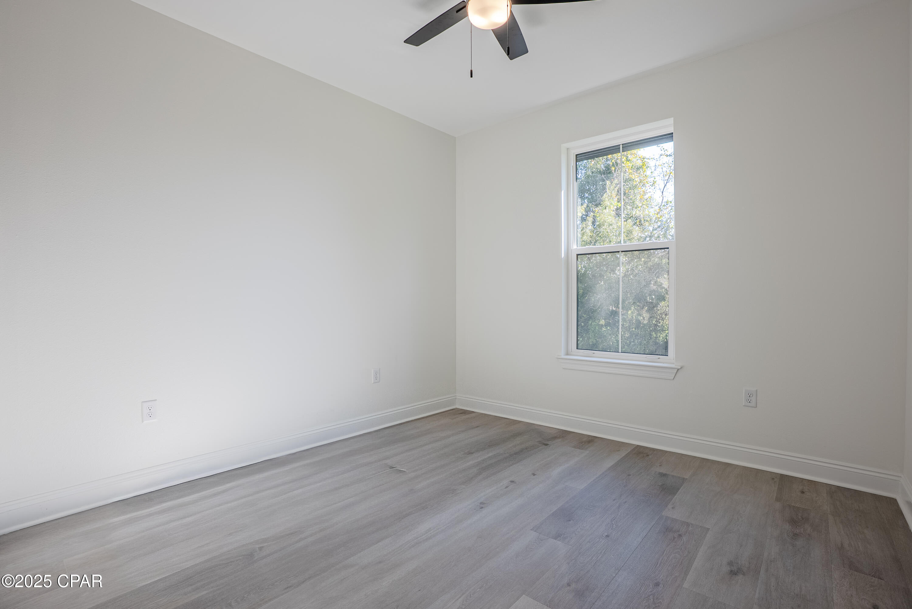 Image 49 For 319 35th Court