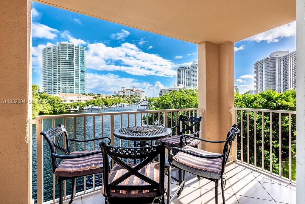 The Yacht Club At Aventur