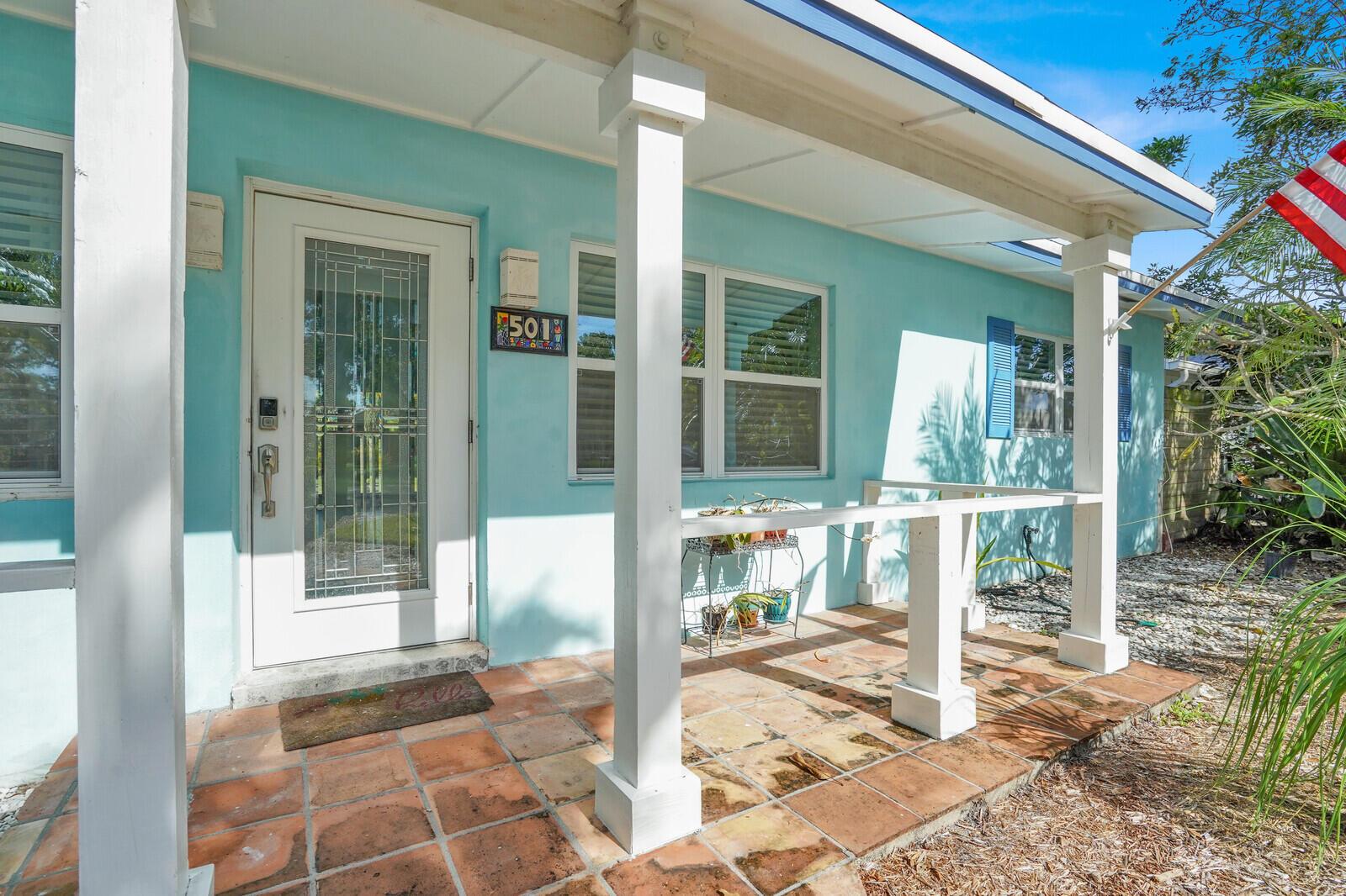 Pinewood Place / Tarpon R