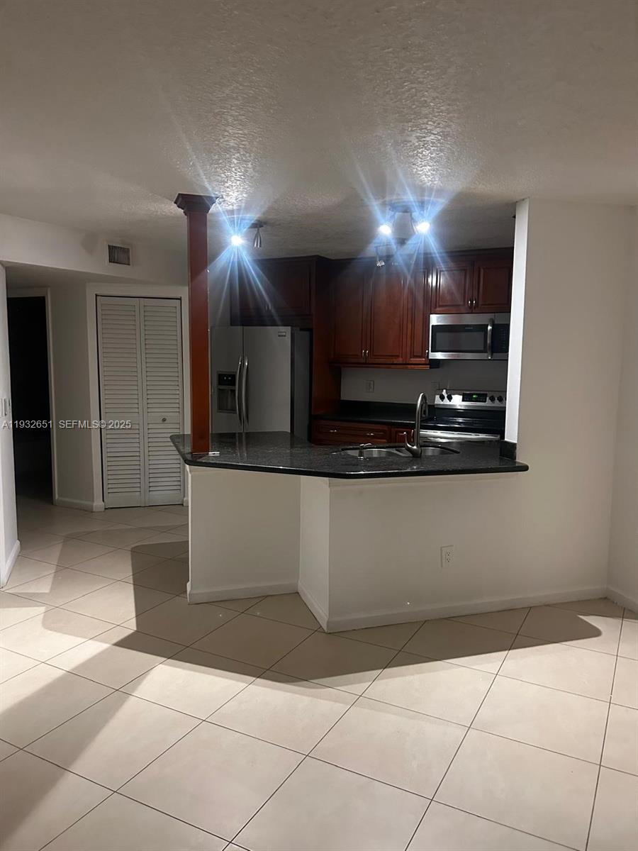 Windward Lakes Condo