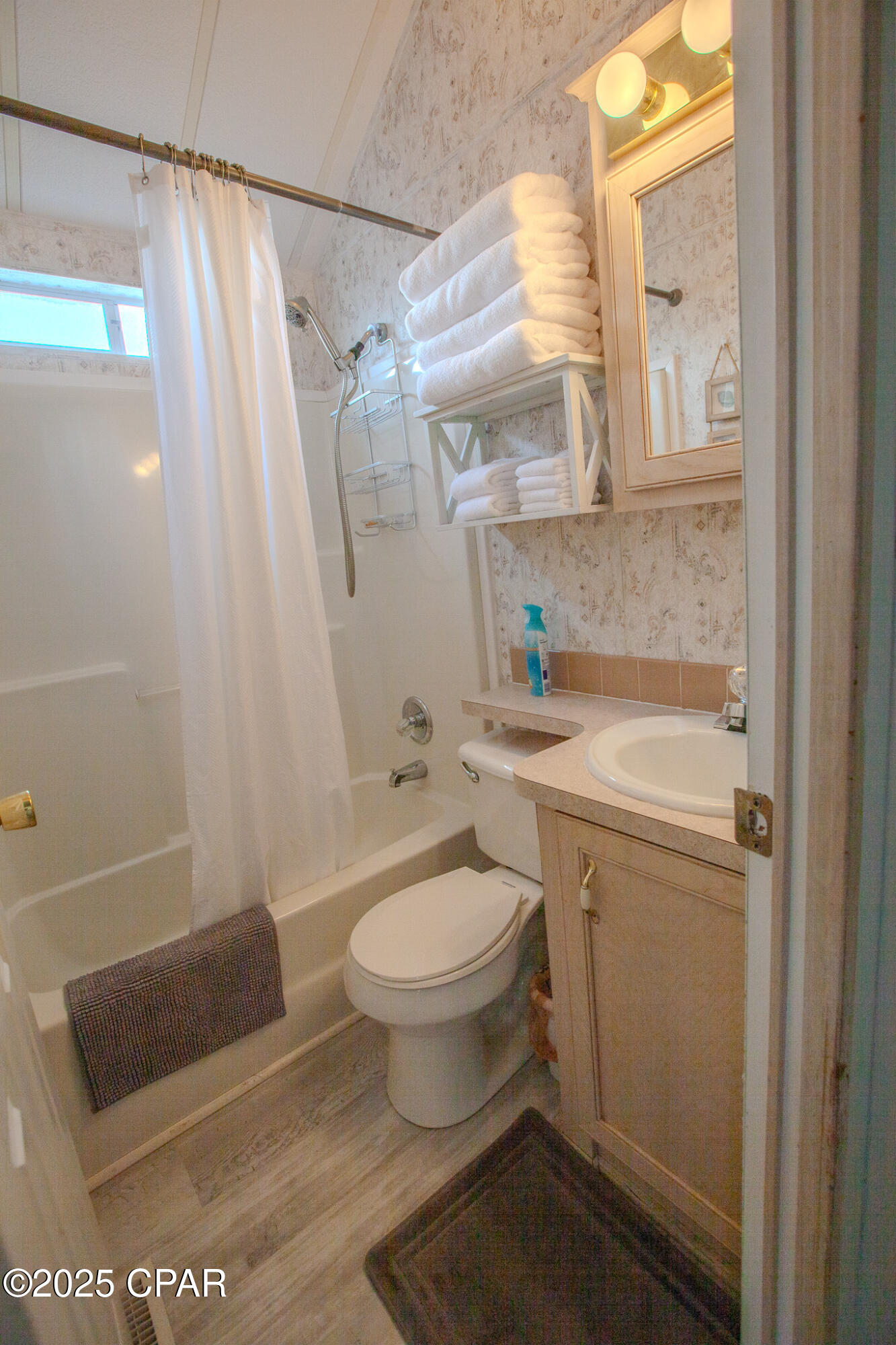 Image 14 For 1219 Thomas Drive 123