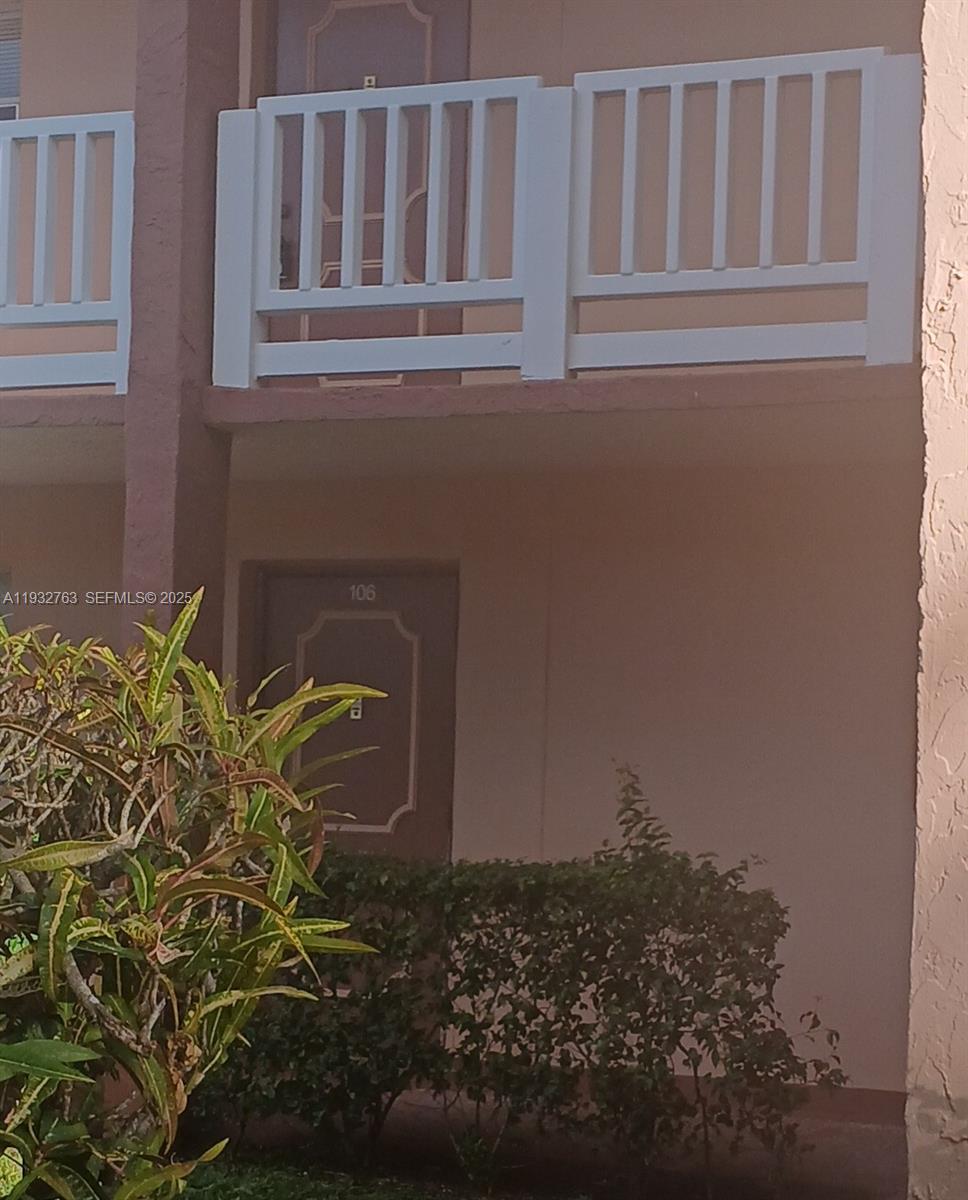 Sunrise Lakes 120 Condo