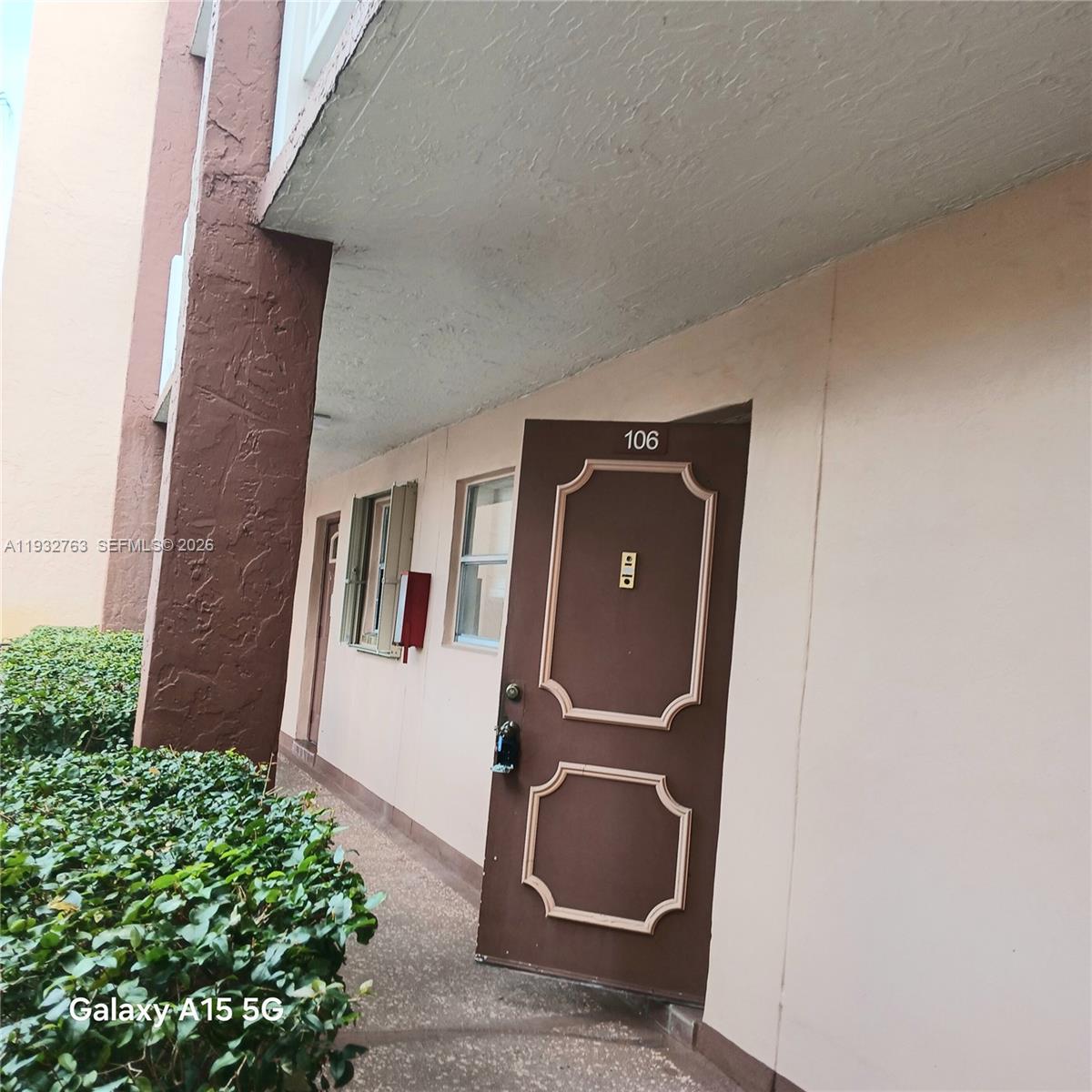 Sunrise Lakes 120 Condo