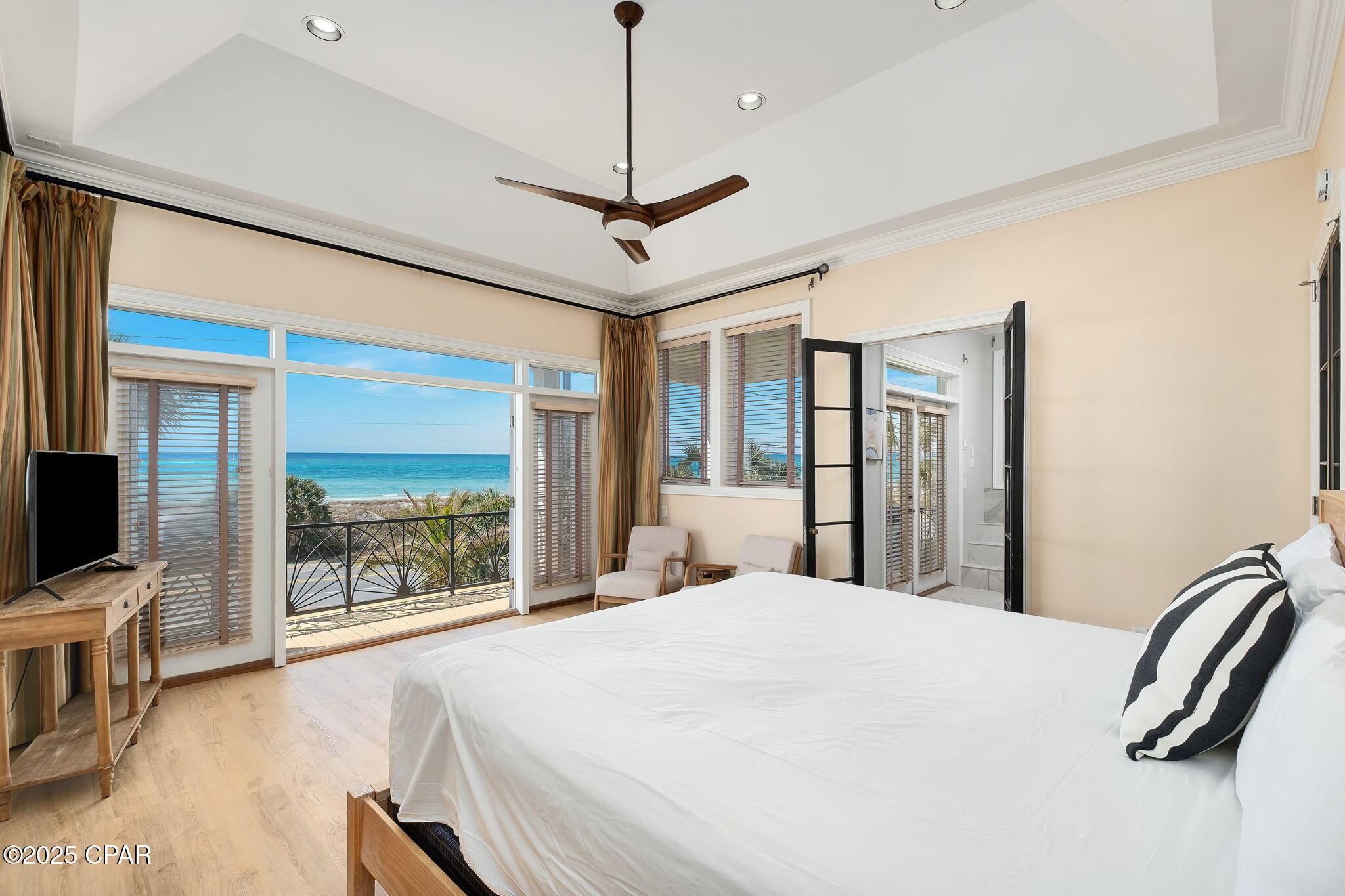 Image 34 For 20816 Front Beach Road