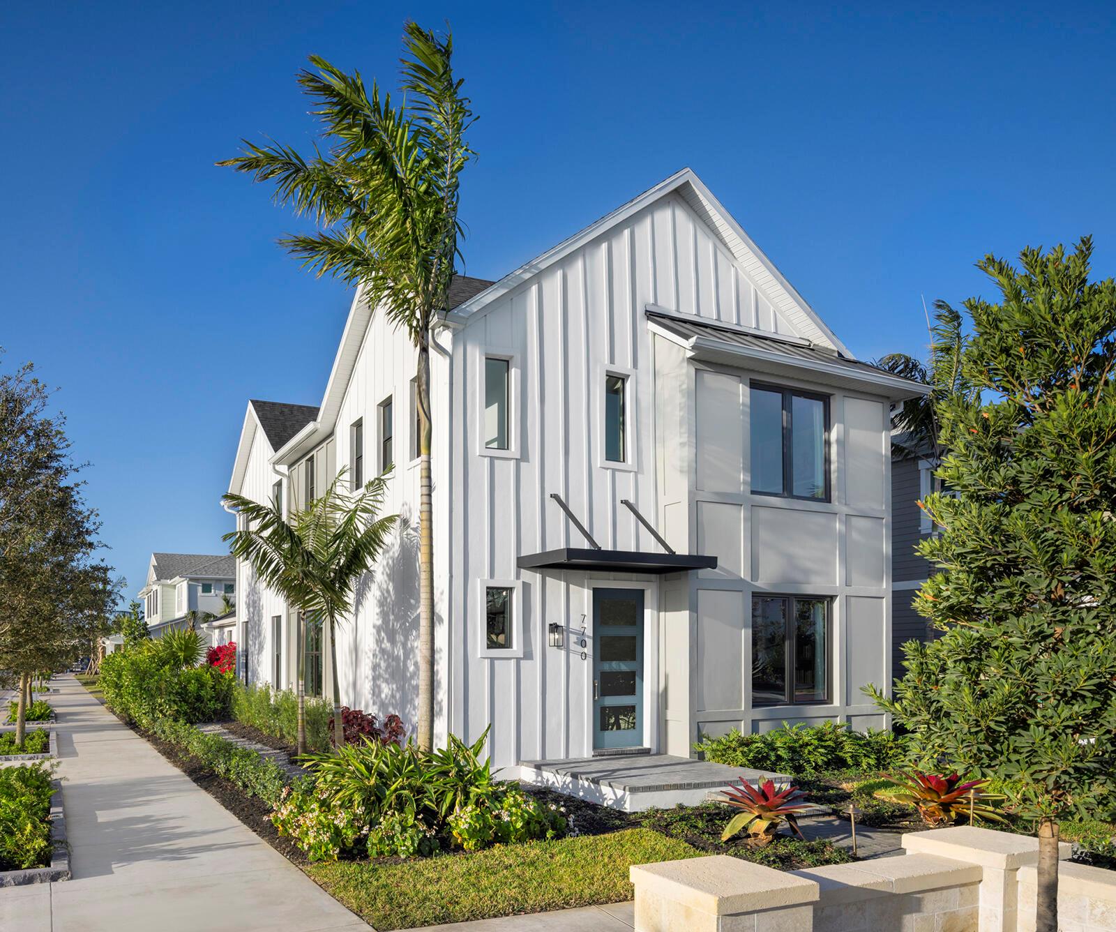 915 SW Cosmos Walk SW