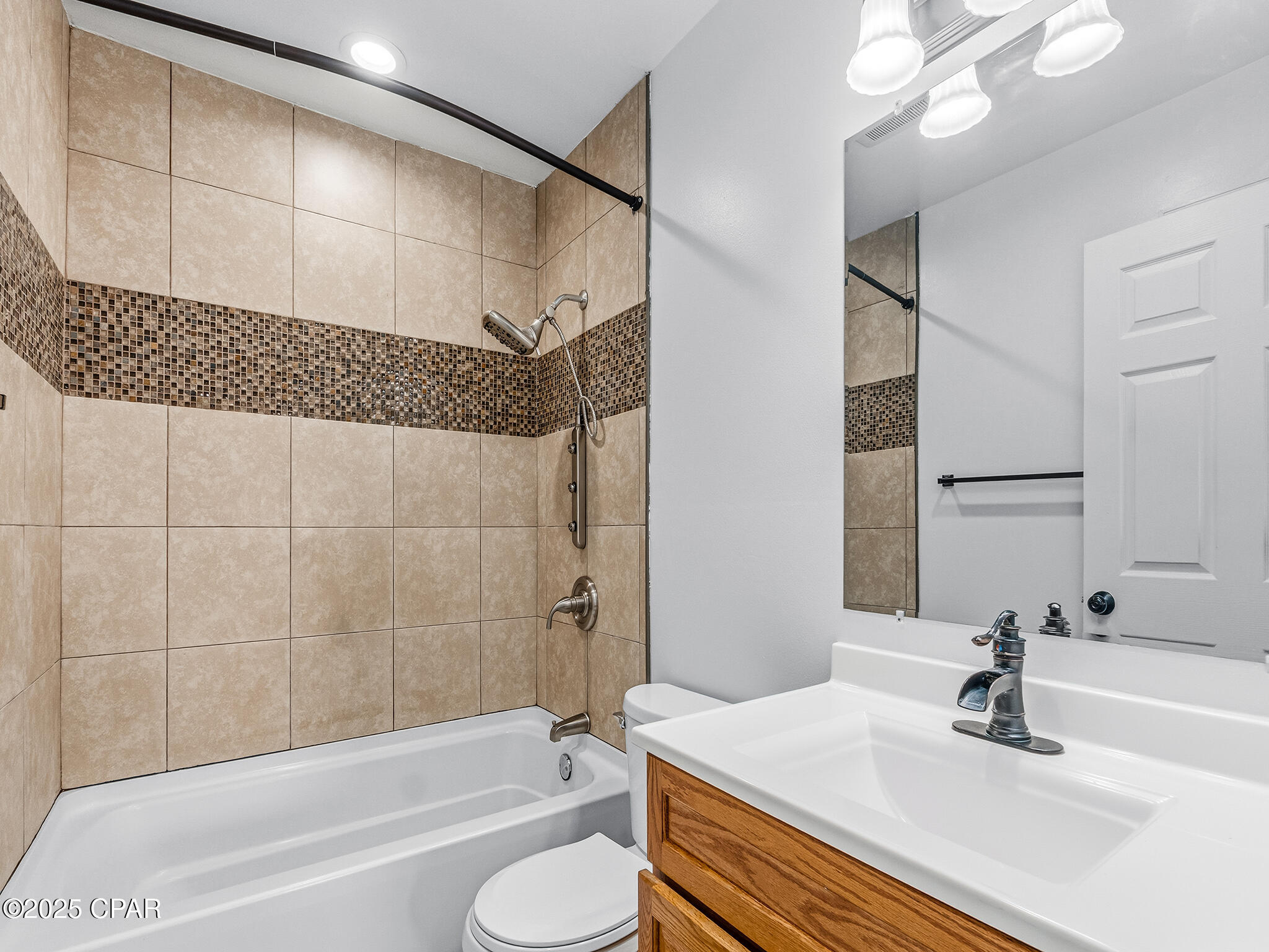 Image 12 For 133 Kilbourn Avenue