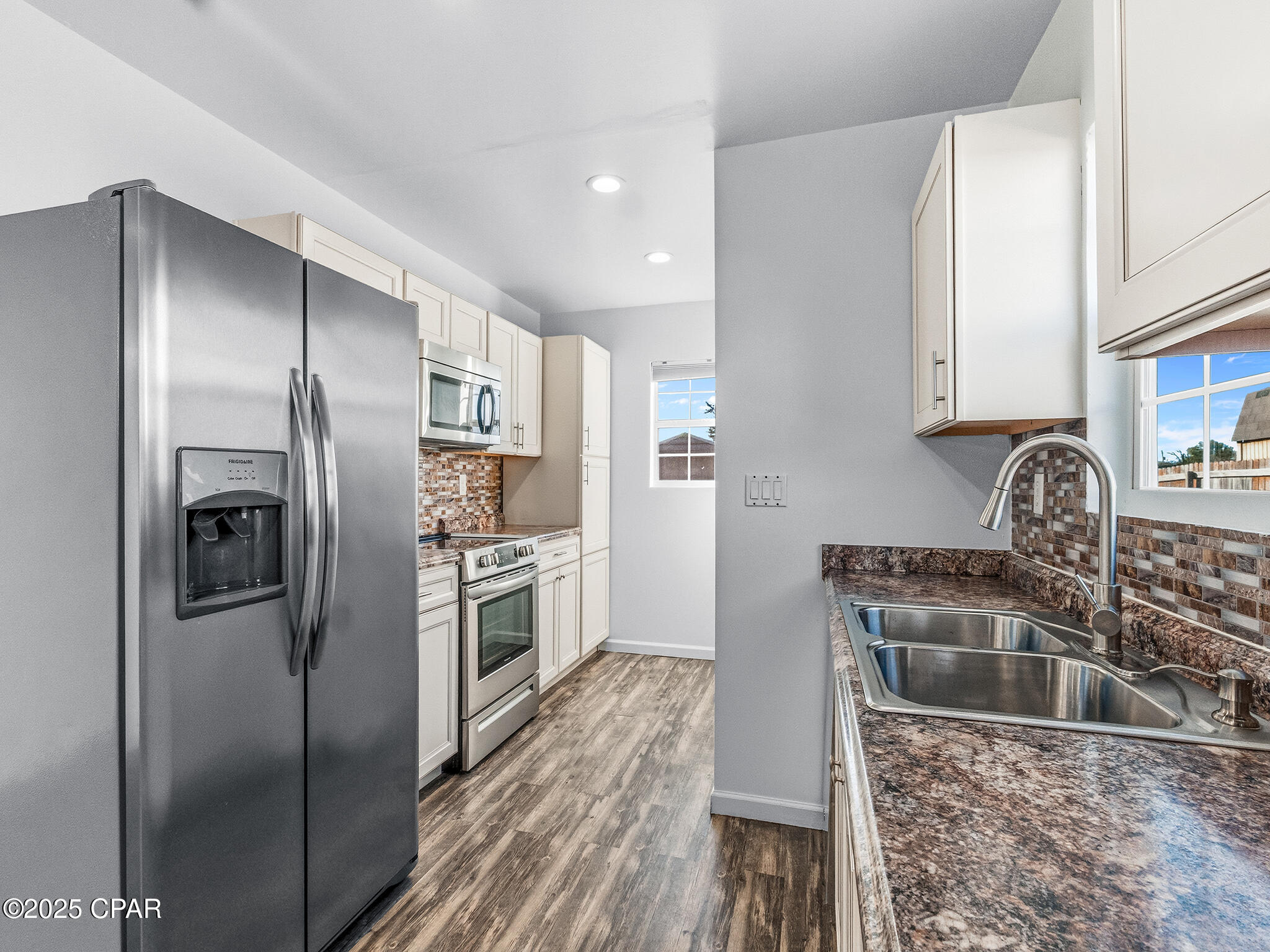 Image 14 For 133 Kilbourn Avenue