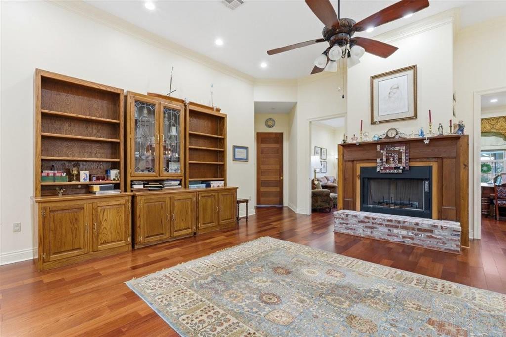 2720 Rue Cannes Drive — photo 3