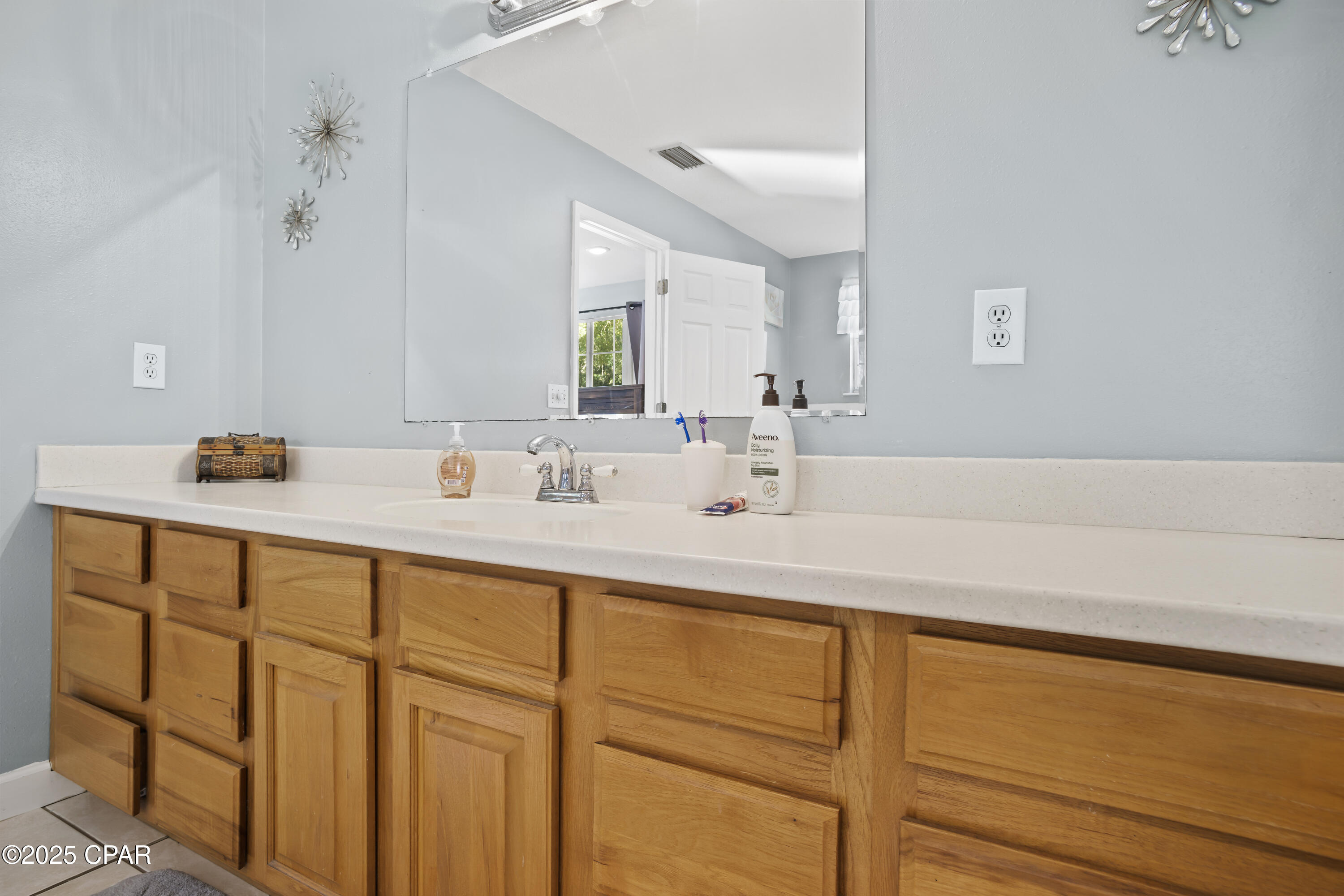 Listing photo id 32 for 585 Chigger Lane