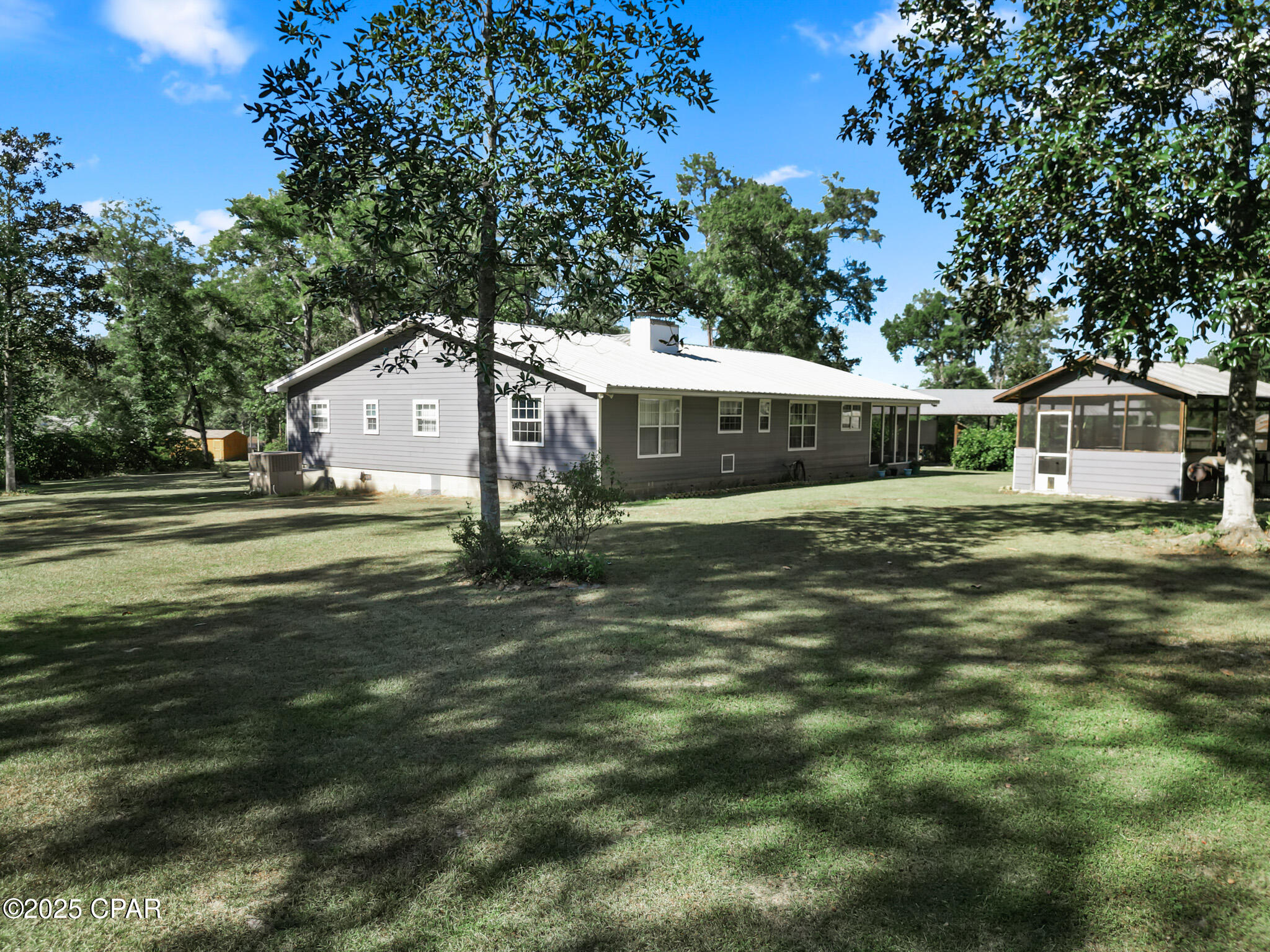 Listing photo id 8 for 585 Chigger Lane