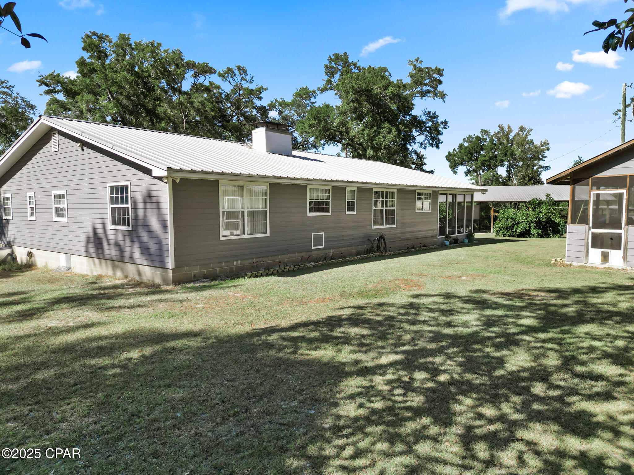 Listing photo id 9 for 585 Chigger Lane