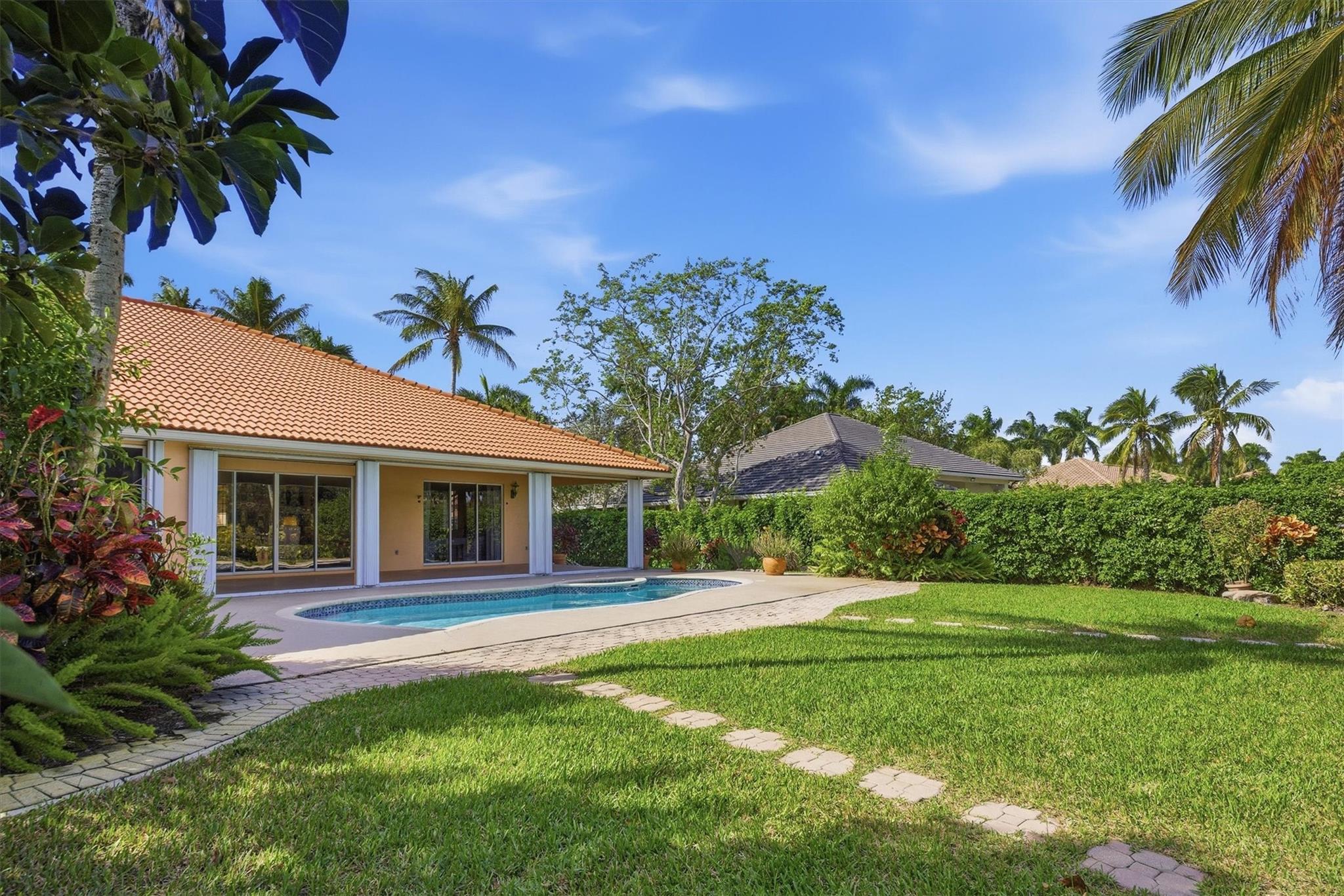 Homes for sale in Weston, FL | 2698 Cypress Ln, Weston, FL 33332 | MLS# F10541661