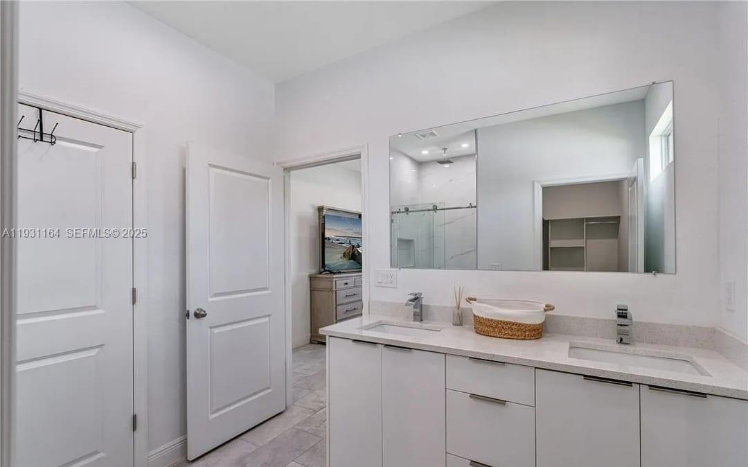 Modern kitchen with designer features at 2008 HERCULES - Home in La Belle