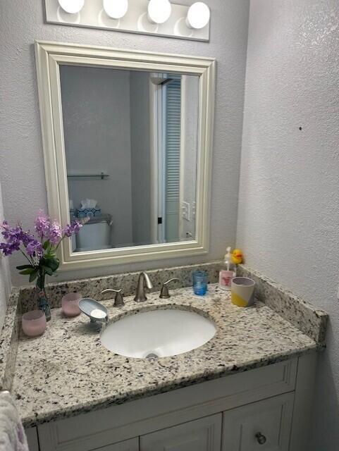 Homes for sale in Lake Worth, FL | 676 Laconia Circle #B, Lake Worth, FL 33467 | MLS# R11148627