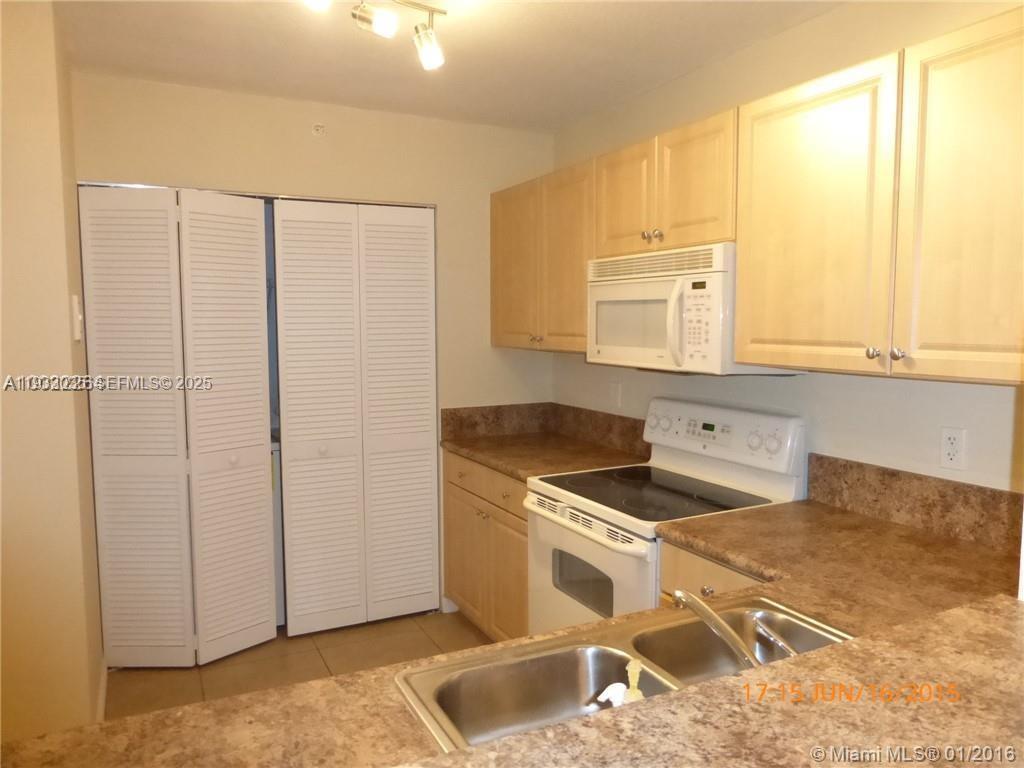 Sheridan Beach Club No 3