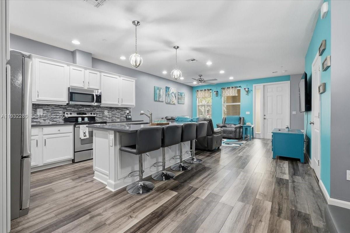 Homes for sale in Cooper City, FL | 4126 Cascada Cir, Cooper City, FL 33024 | MLS# A11932280