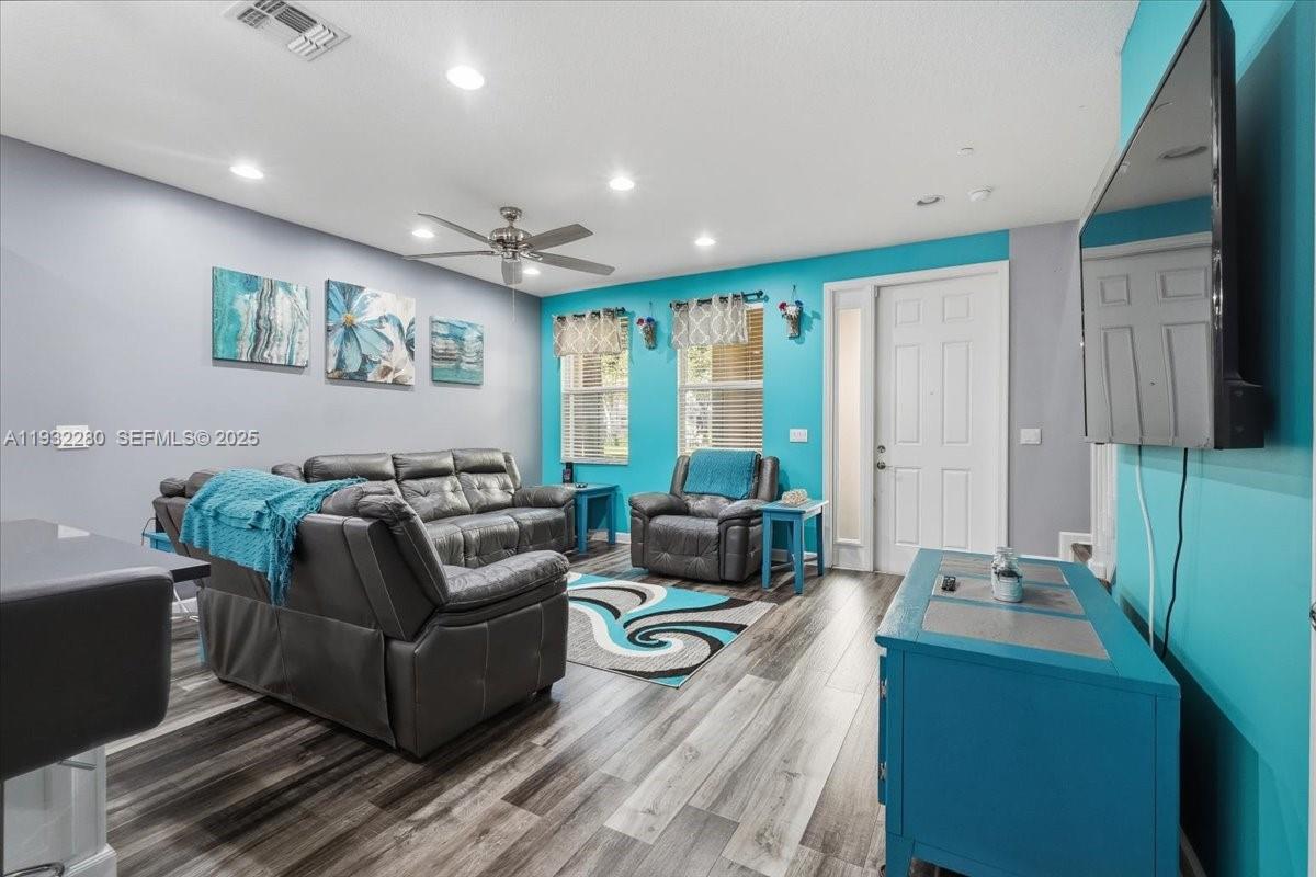 Homes for sale in Cooper City, FL | 4126 Cascada Cir, Cooper City, FL 33024 | MLS# A11932280