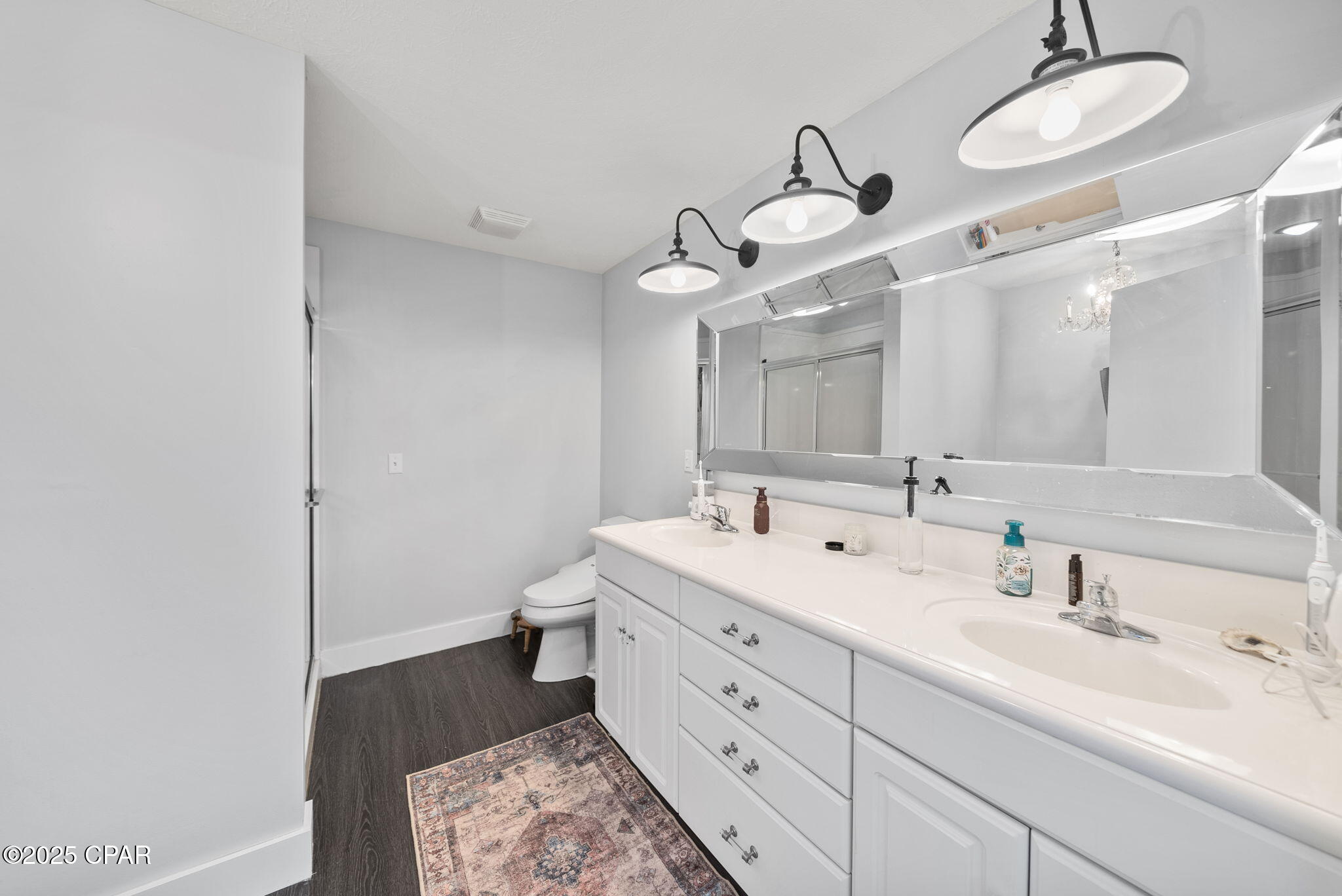 Listing photo id 13 for 7432 Chipewa Street