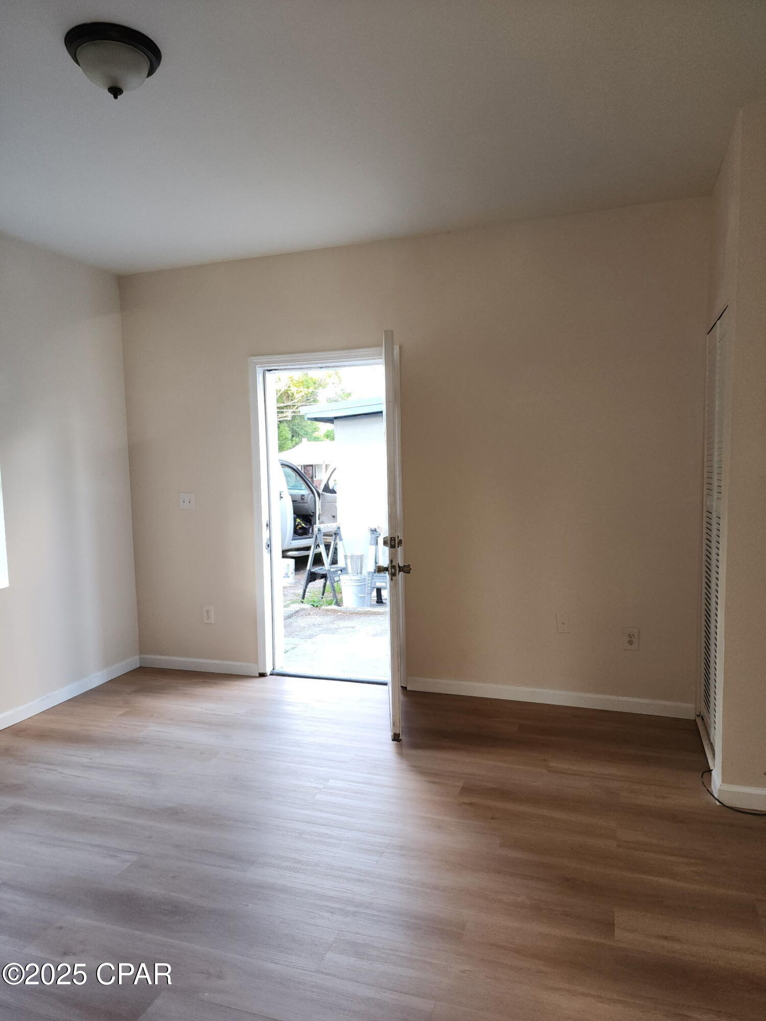 Image 3 For 705b Satsuma Avenue B