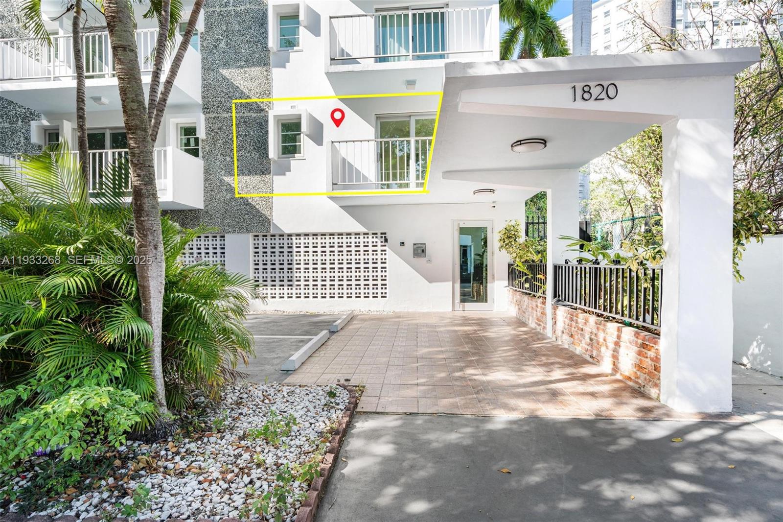1820 James Ave Condo