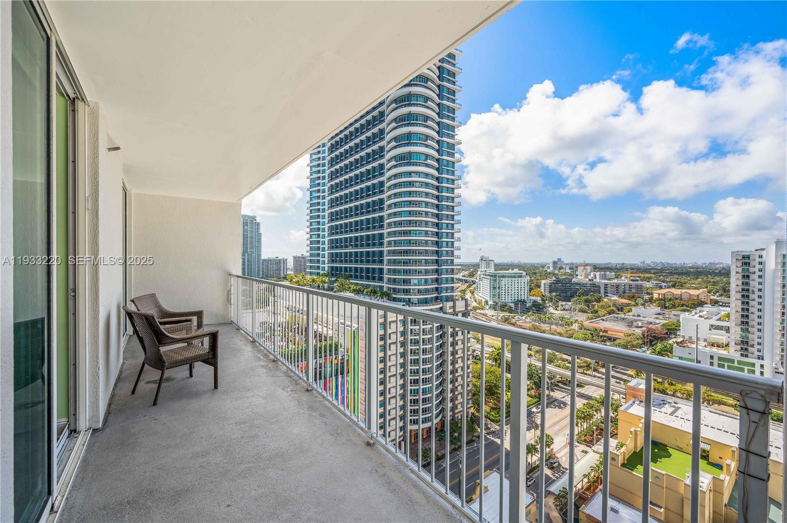 Fully furnished condo in the heart of Brickell! The Vue offers excellent amenities, great location and amazing views of our city beautiful and a bit of the bay. This lovely unit offers an open kitchen, spacious living spaces and tons of natural light. Just bring your essentials and everything else, including the sunshine, is included! Washer and dryer inside the unit plus one parking space.