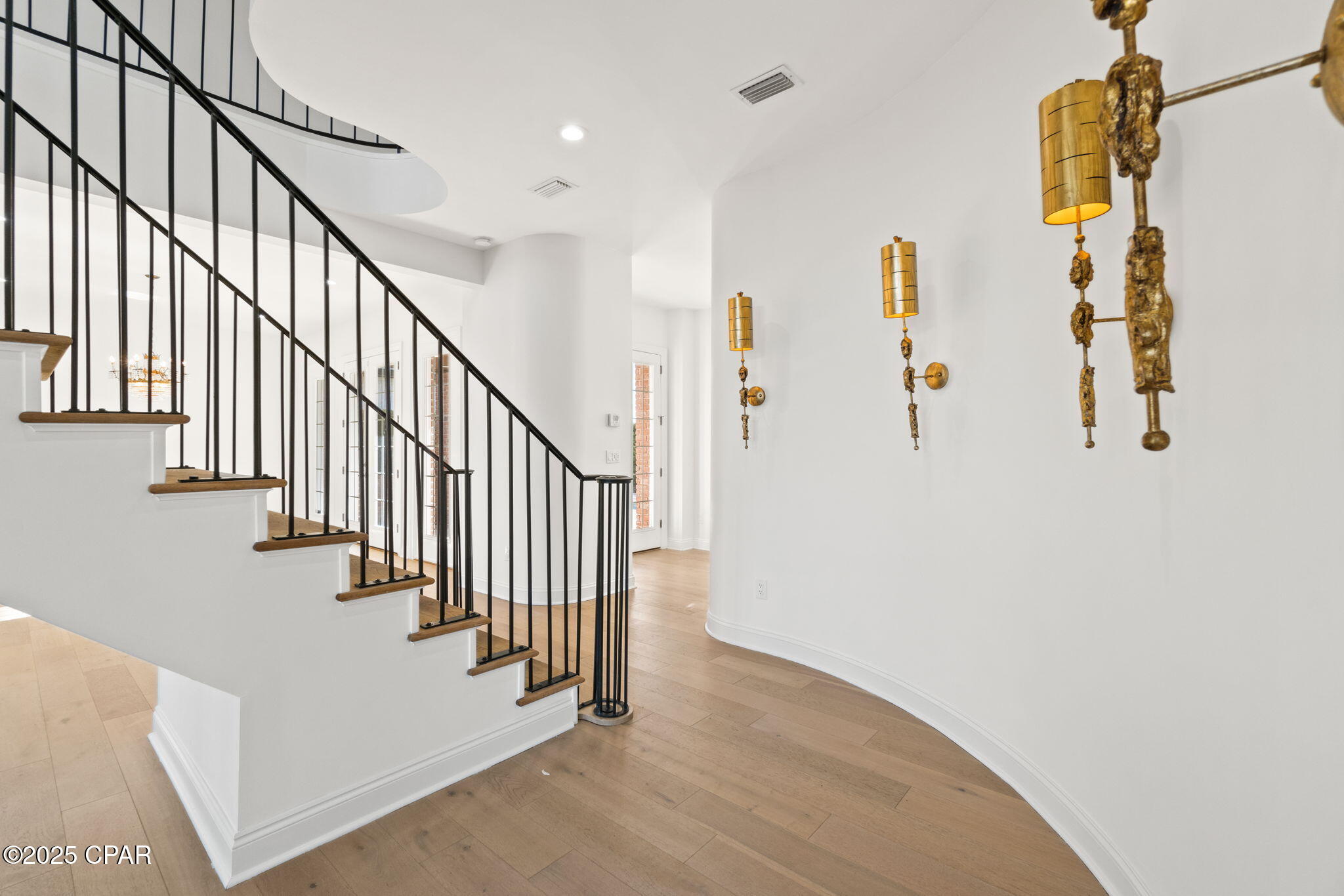 Listing photo id 10 for 1405 Country Club Drive