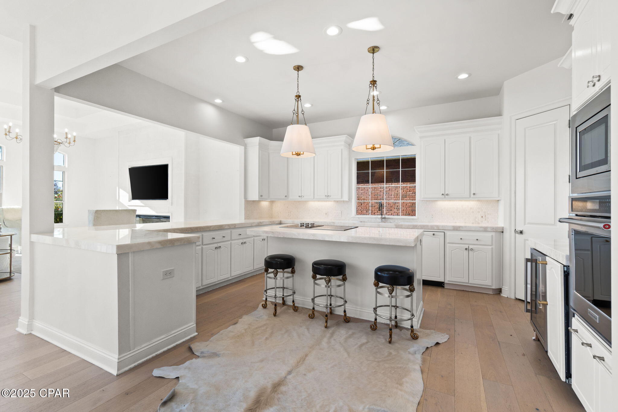 Listing photo id 15 for 1405 Country Club Drive