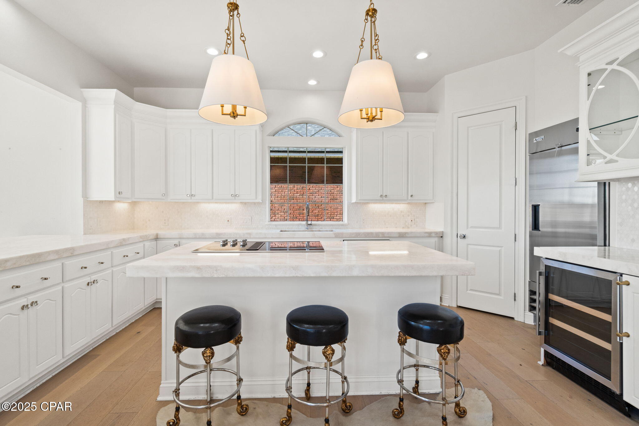 Listing photo id 16 for 1405 Country Club Drive