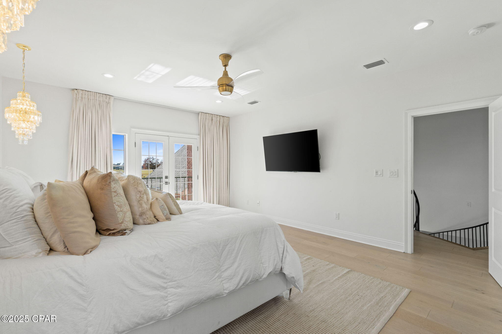 Listing photo id 35 for 1405 Country Club Drive